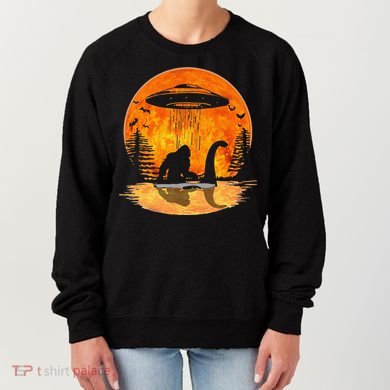 Bigfoot Riding Loch Ness Alien Ship UFO Moon Halloween Women's Sweatshirt