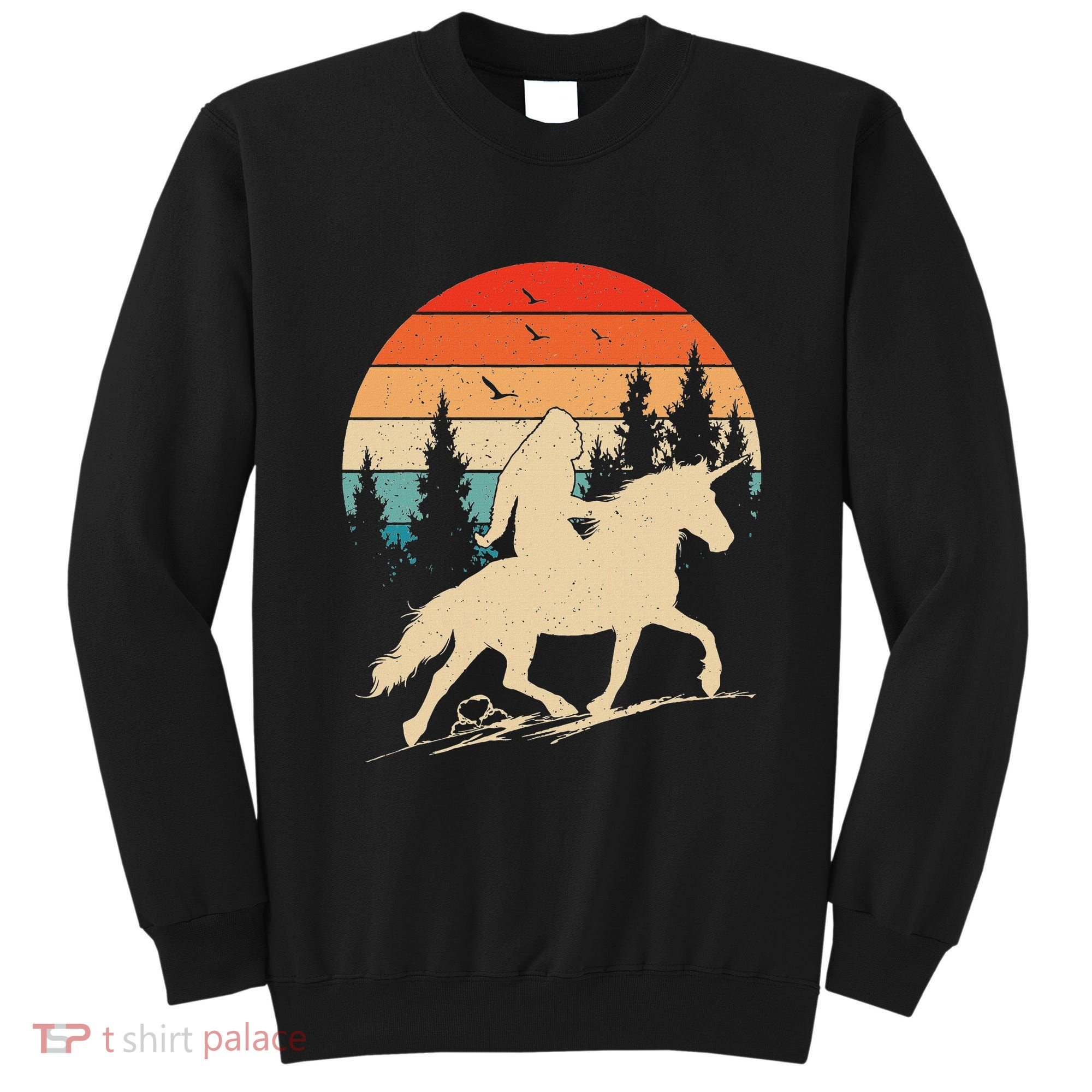 Bigfoot Riding Unicorn! Funny Sasquatch Unicorn Retro Sunset Sweatshirt