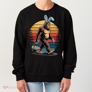 Bigfoot Sasquatch Bunny Easter Eggs Retro Women's Sweatshirt