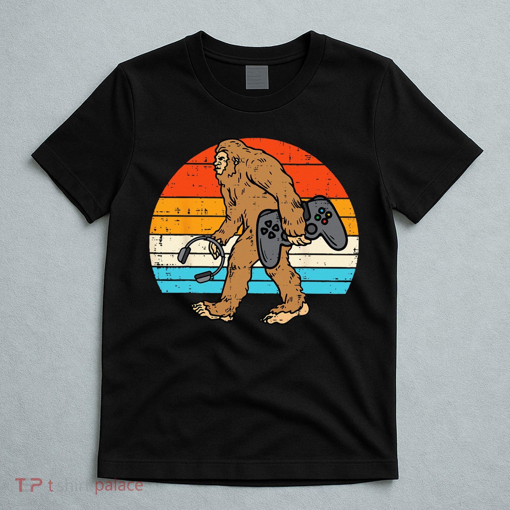 Bigfoot Sasquatch Gamer Retro Gaming T-Shirt