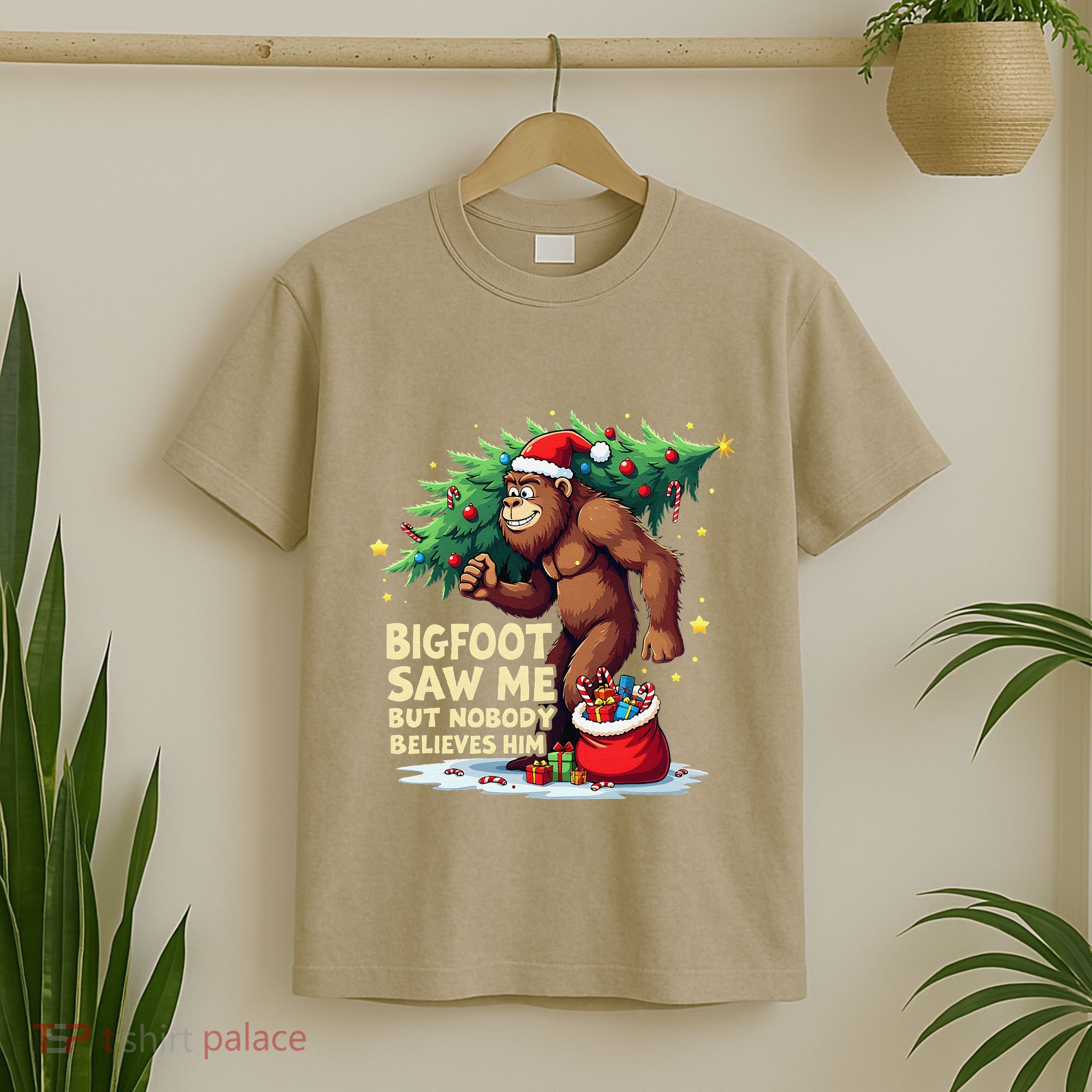 Bigfoot Saw Me But Nobody Believes Him Christmas Bigfoot T-Shirt