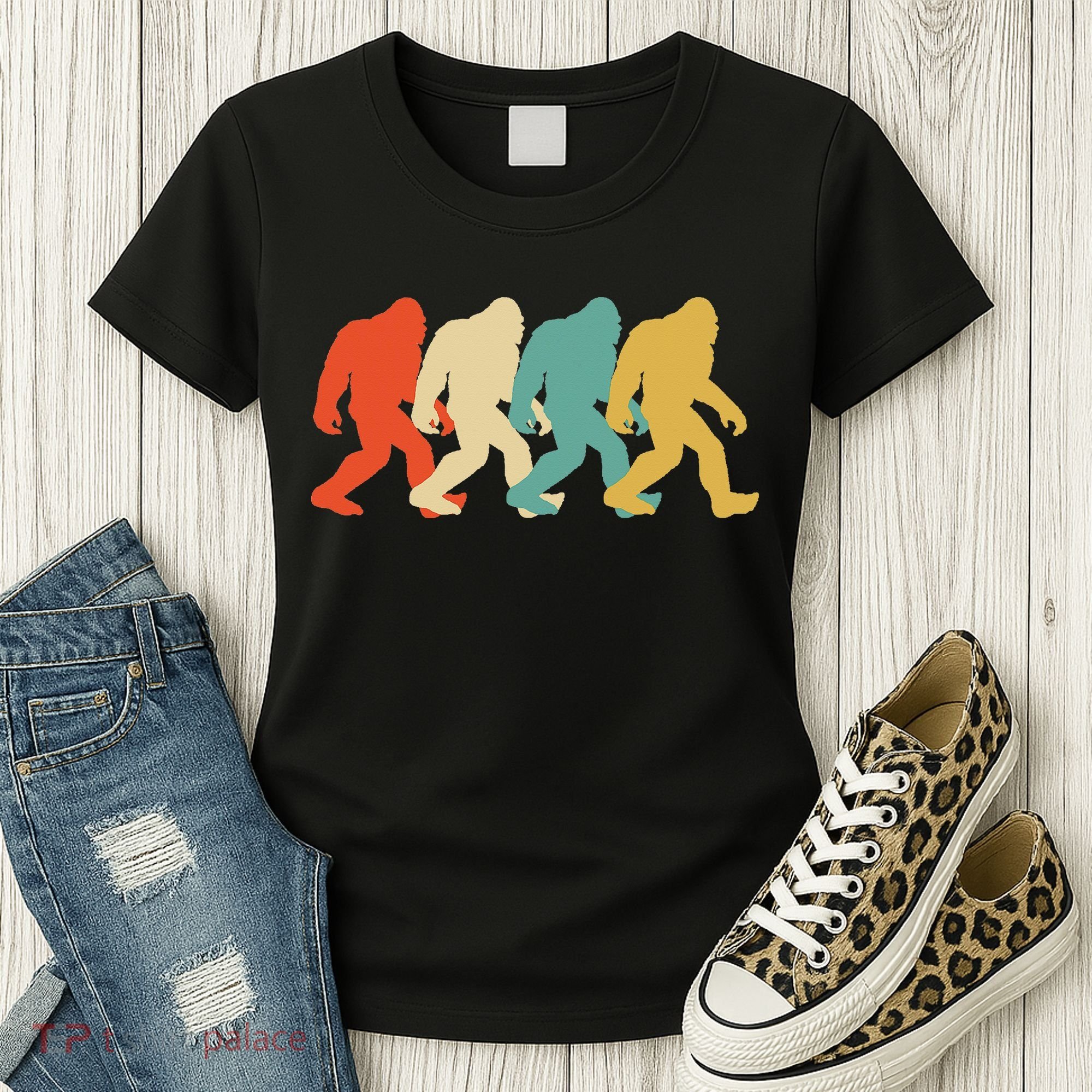 Bigfoot Silhouette Retro Pop Art Sasquatch Women's T-Shirt