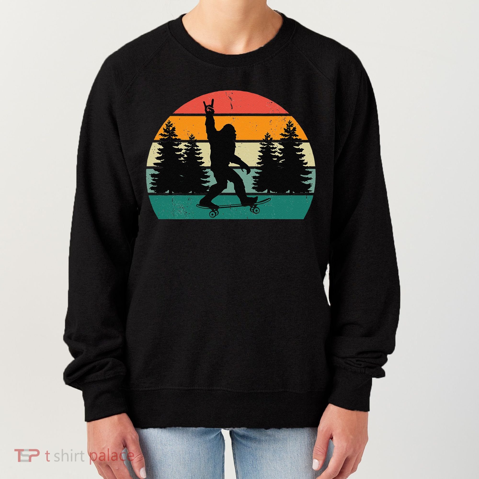 Bigfoot Skateboarding Skater Retro Sunset Funny Sasquatch Women's Sweatshirt