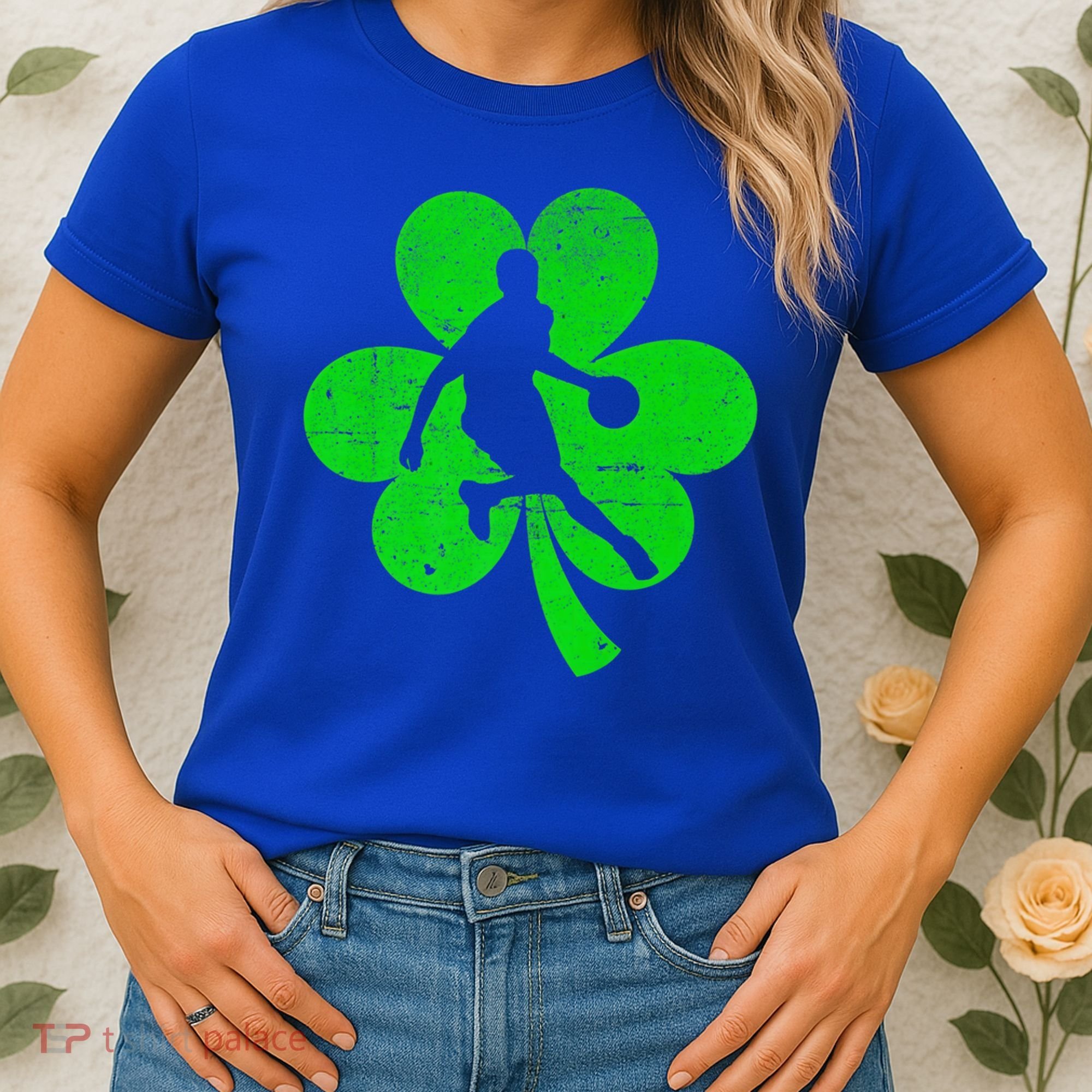 Basketball Sports St Patrick's Day Retro Shamrock Irish Gift Women's T-Shirt