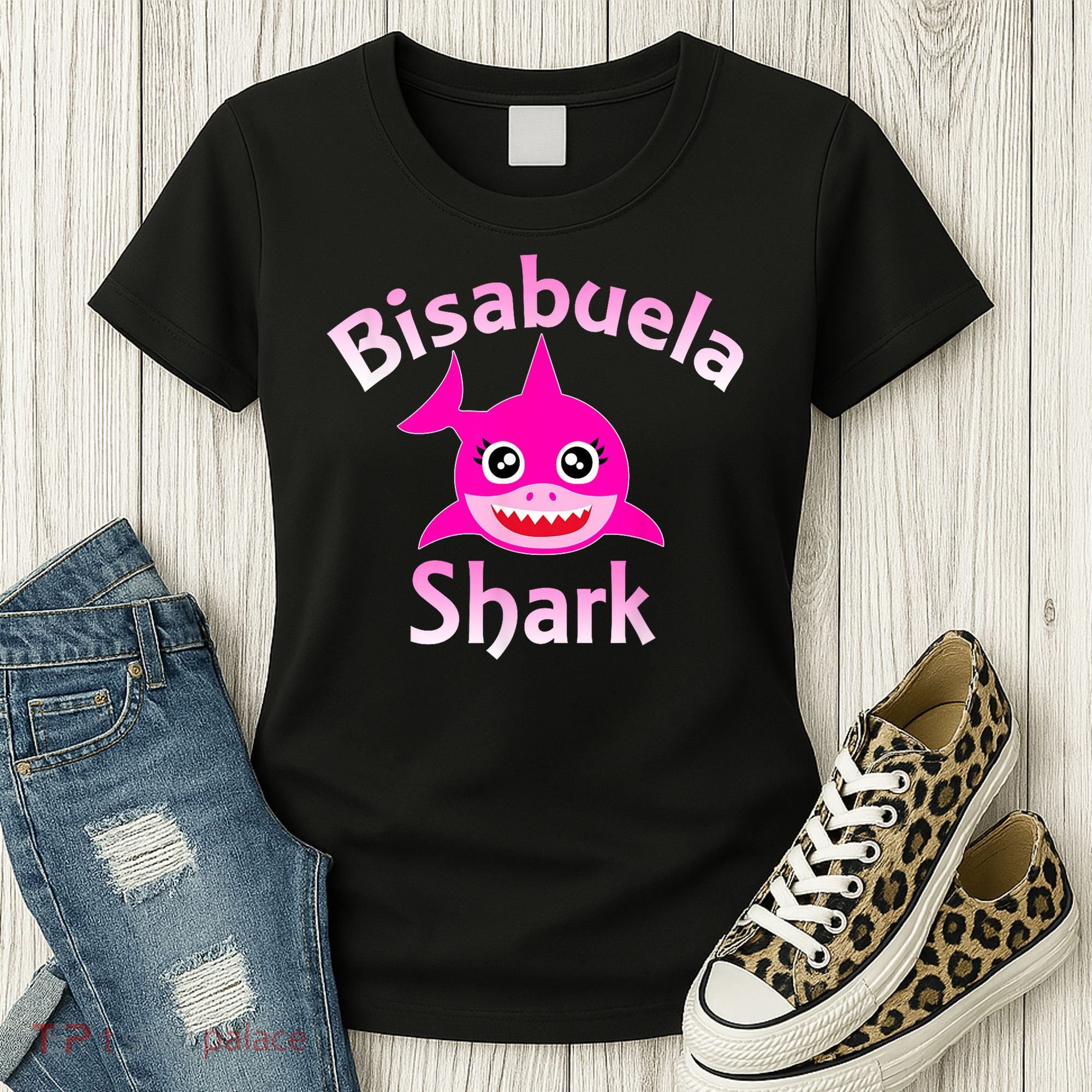 Bisabuela Shark Spanish Great Grandma Retro Women's T-Shirt