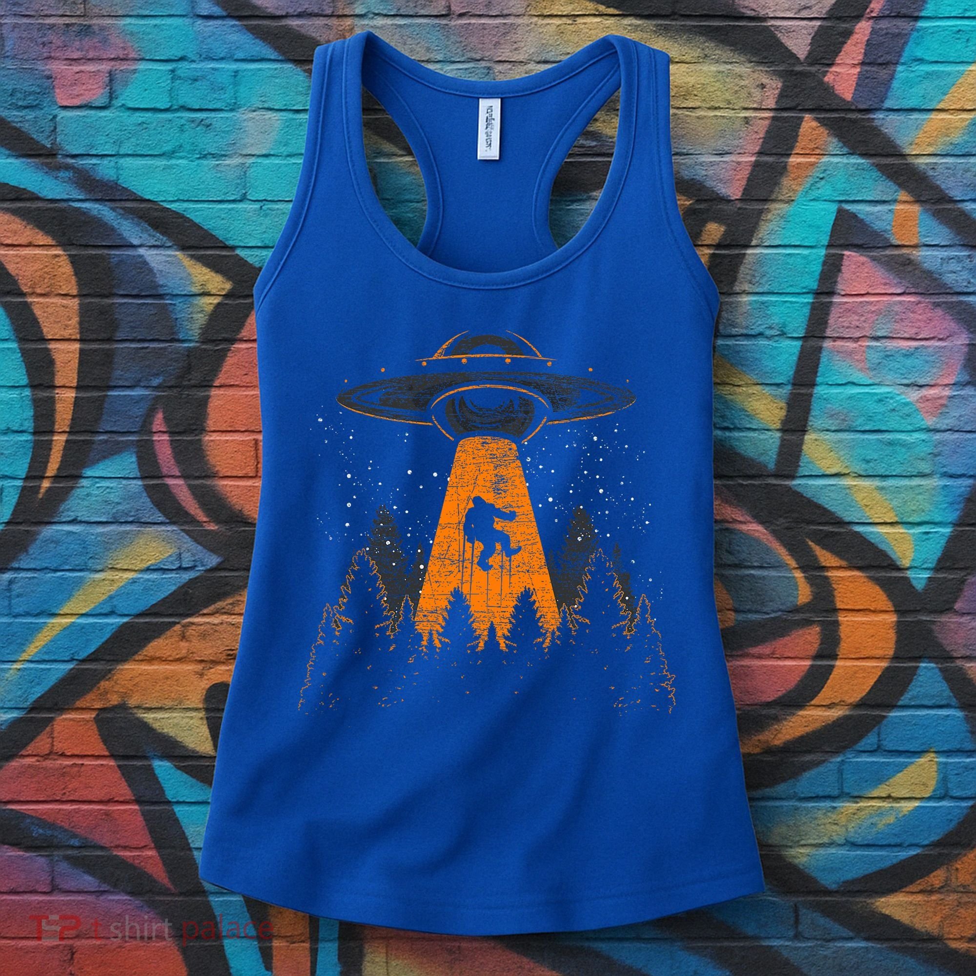 Bigfoot Sasquatch Ufo Alien Abduction Yeti Cryptid Bigfoot Women's Tank Top