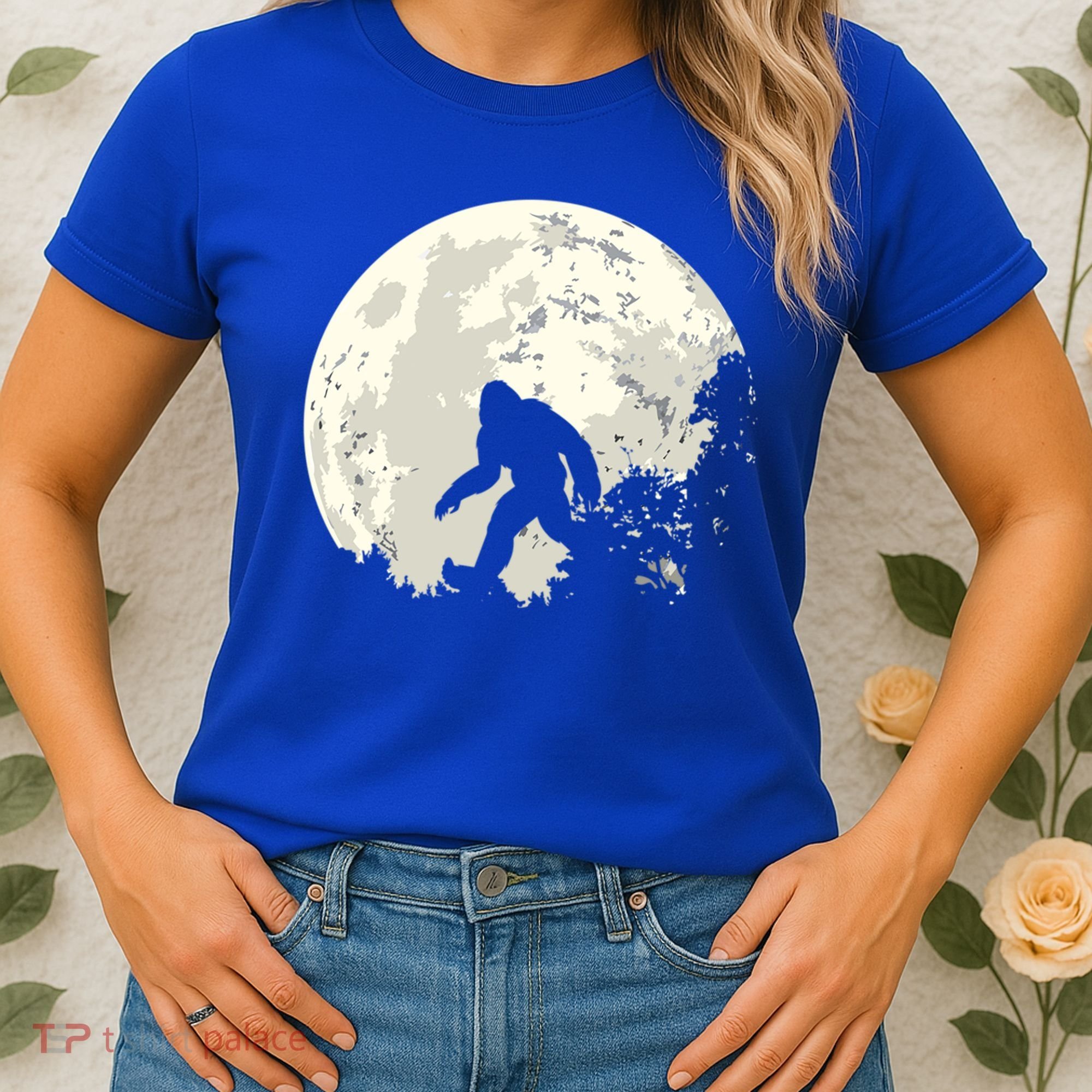 Bigfoot Sasquatch Yeti Gift Women's T-Shirt