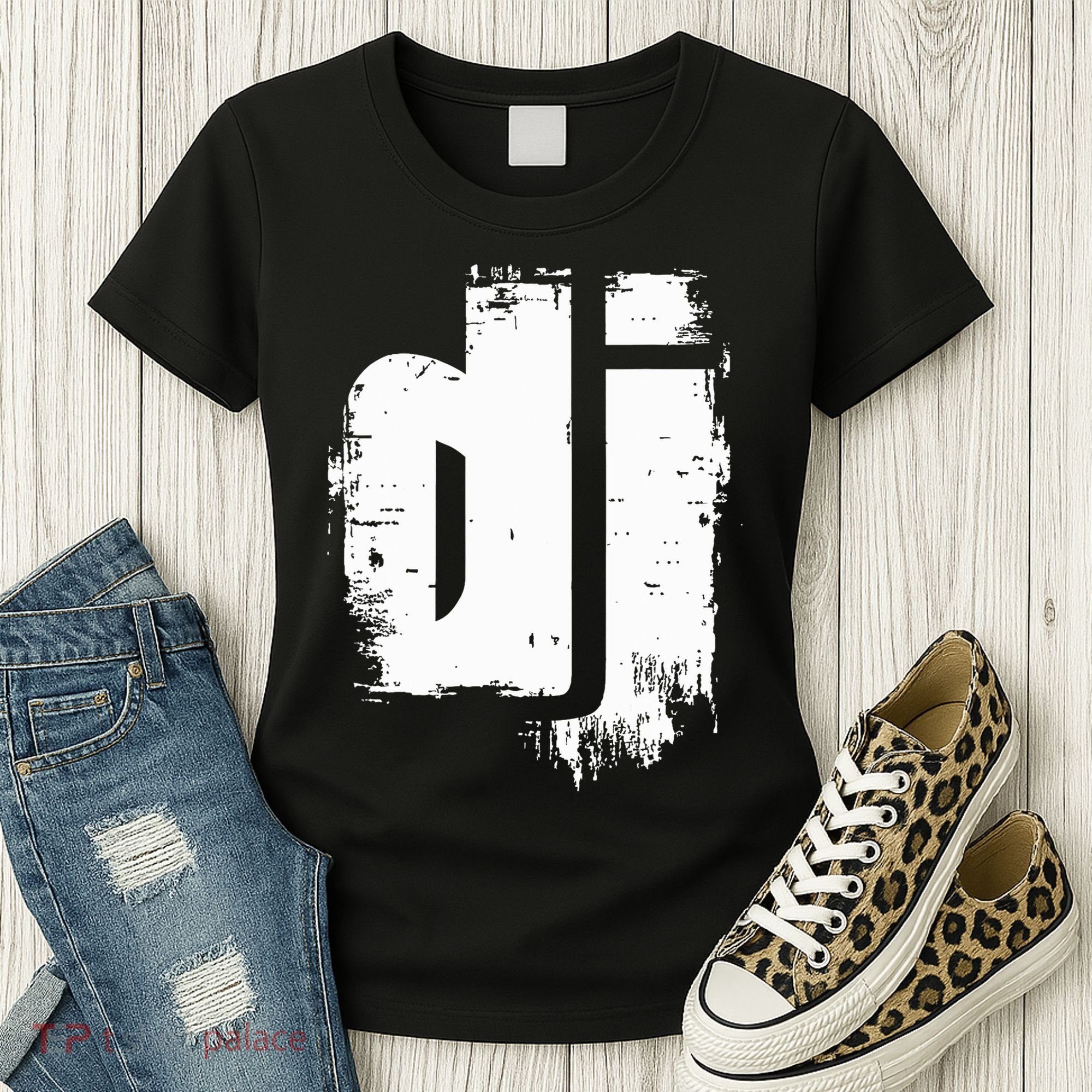 Be The Disc Jockey Stylish Dj Women's T-Shirt