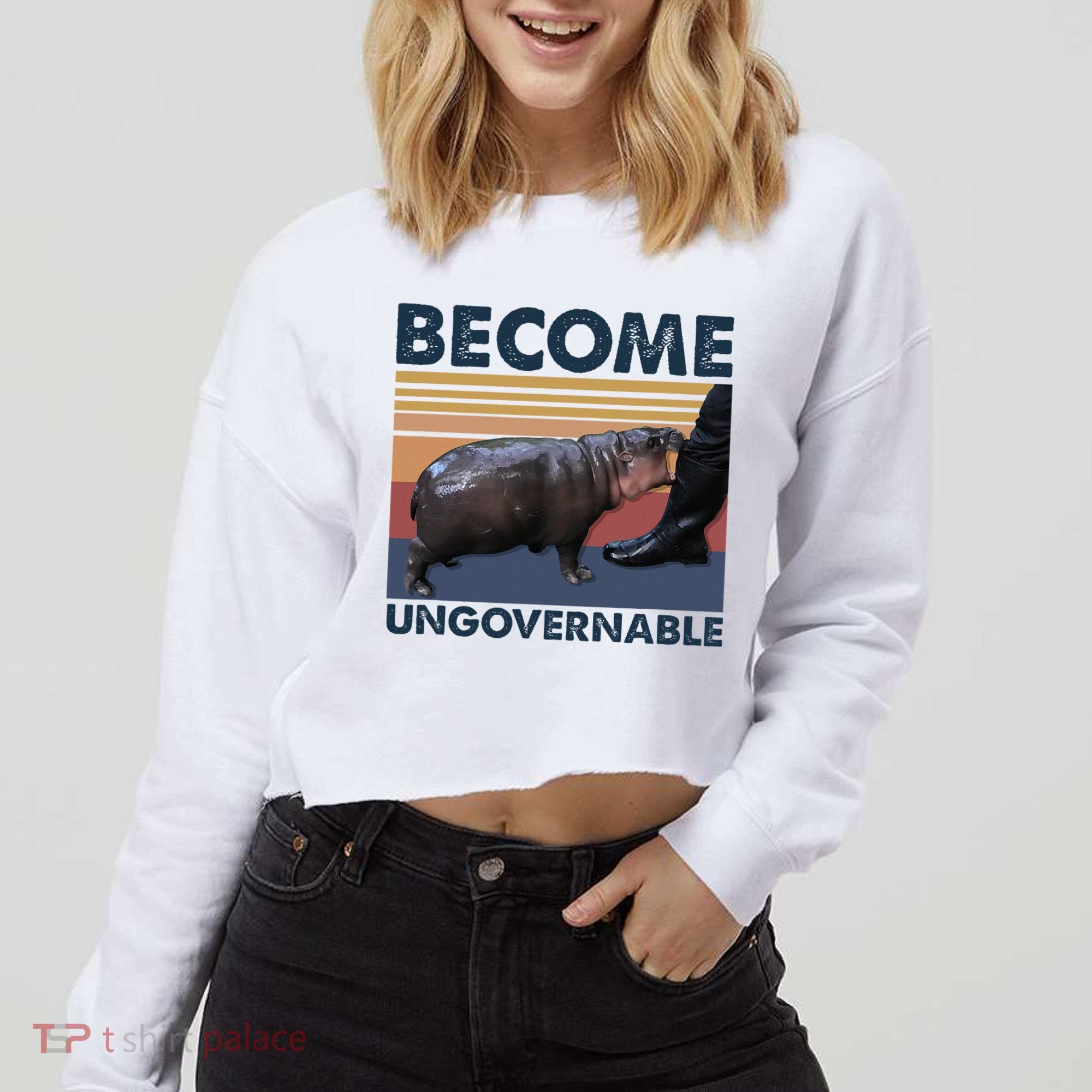 Become Ungovernable Moo Deng Cute Baby Hippo Funny Hippo Cropped Pullover Crew