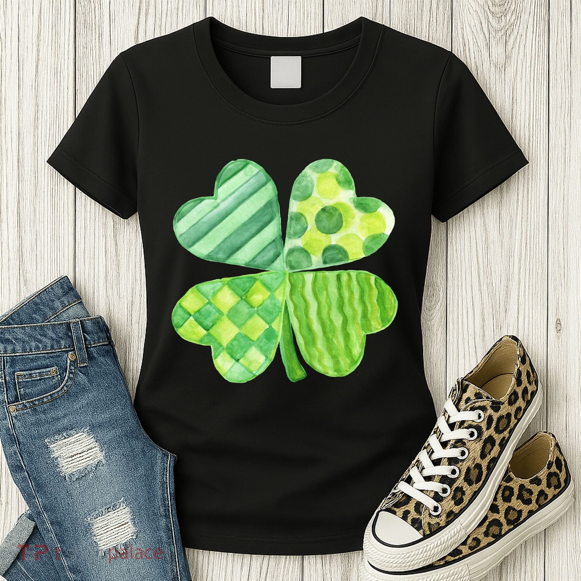 Cute 4 Leaf Clover Irish St Patricks Day Women's T-Shirt