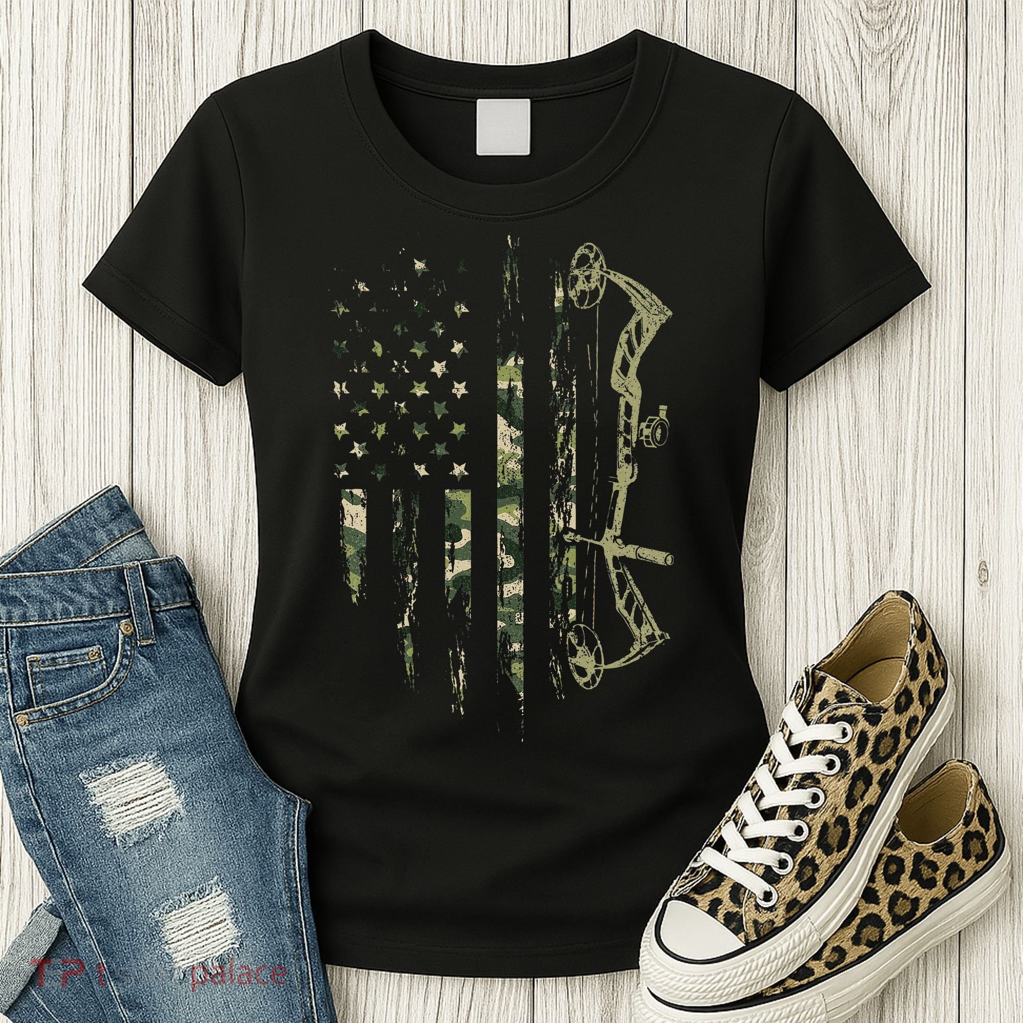 Camo American Flag Bowhunting Bow Archery Deer Hunting Gift Women's T-Shirt