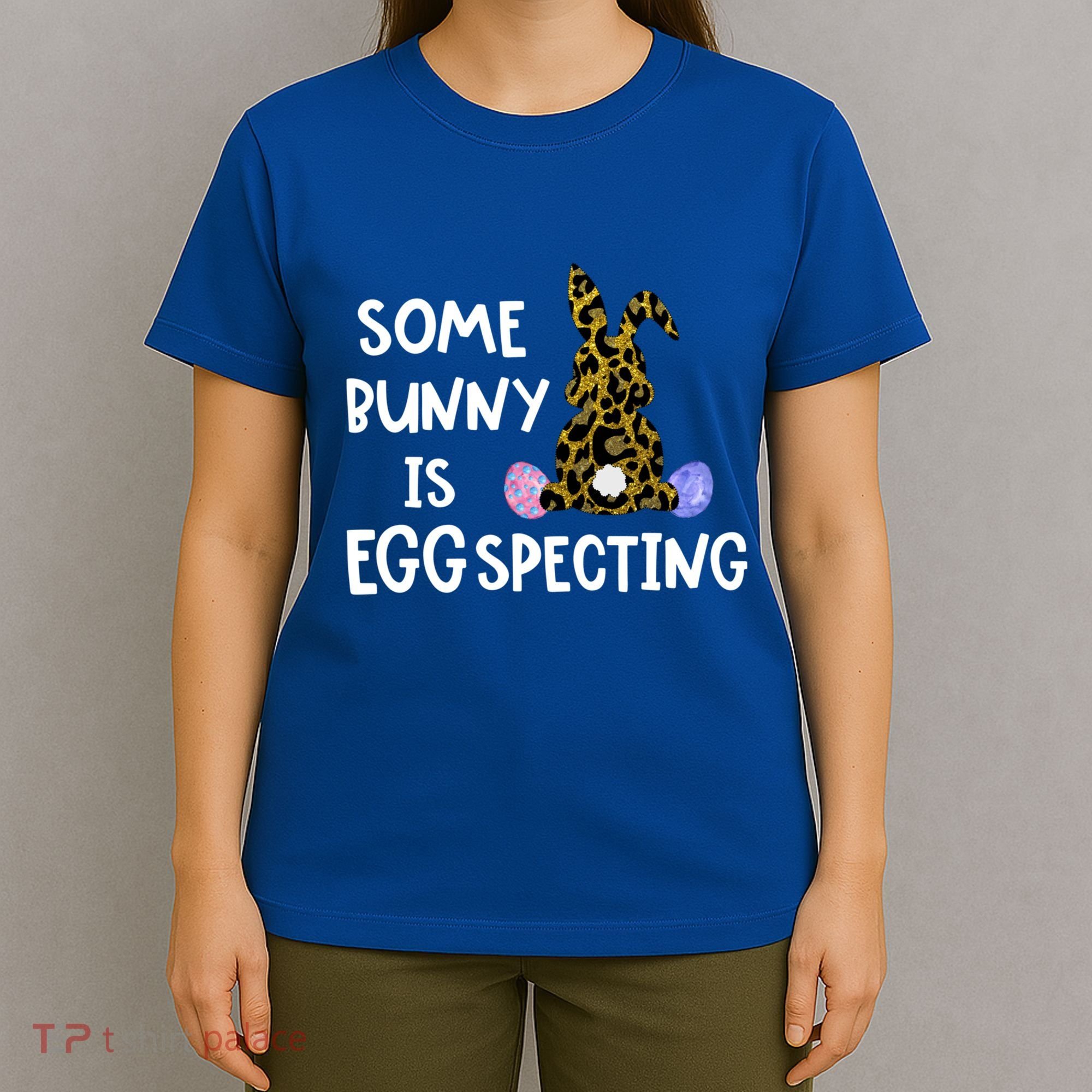 Cute Announcefunny Gift Easter Expecting Pregnant Mom Gift T-Shirt
