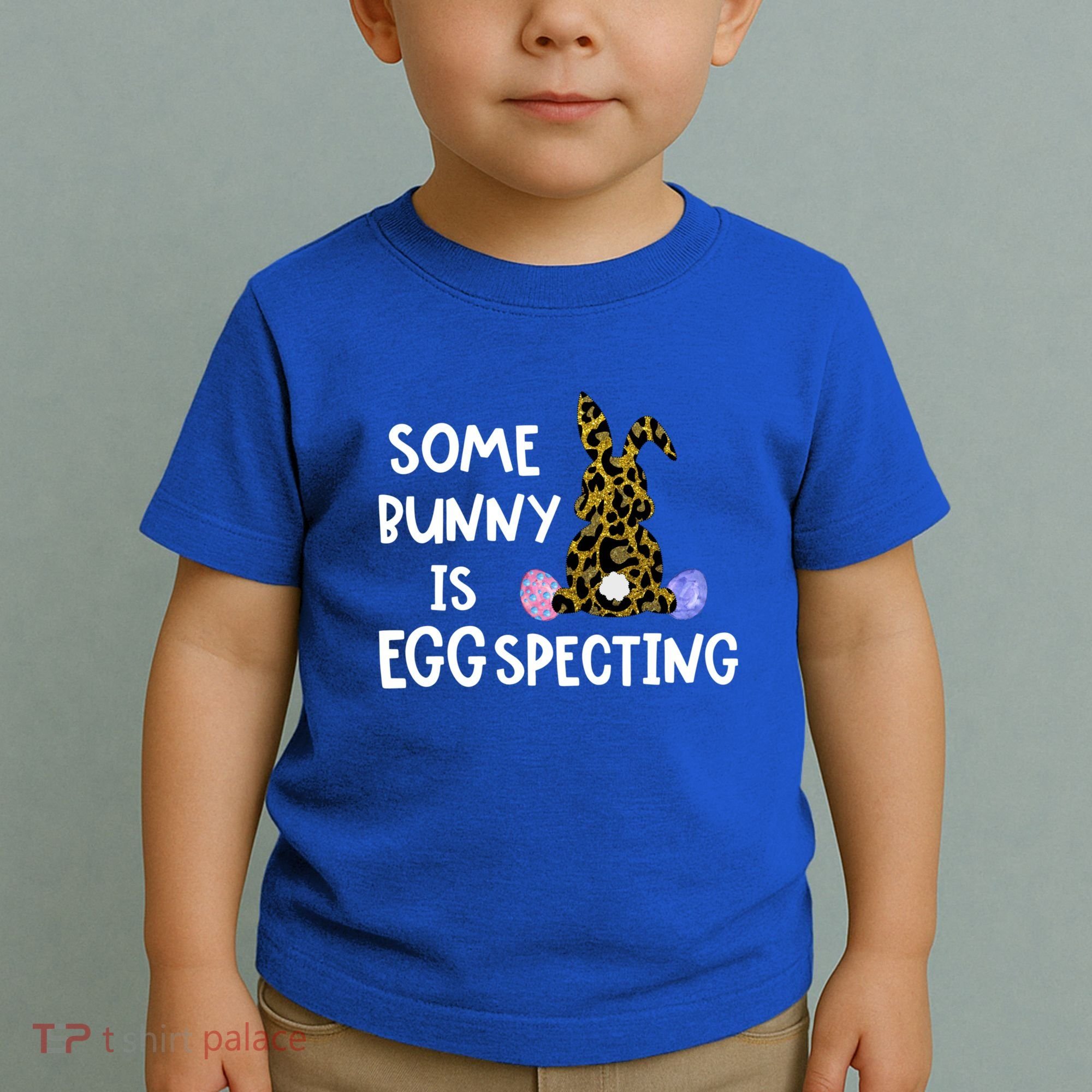 Cute Announcefunny Gift Easter Expecting Pregnant Mom Gift Toddler T-Shirt
