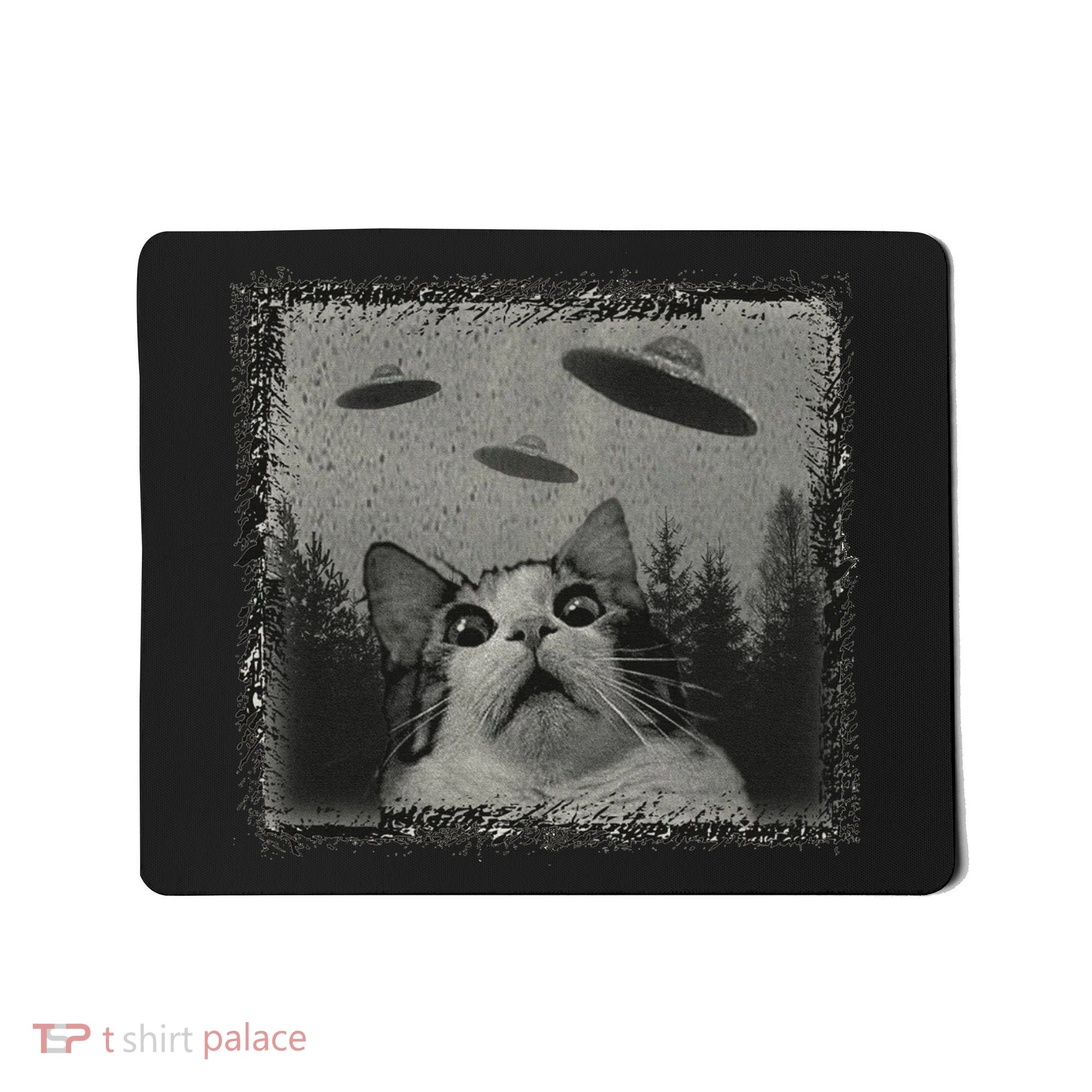Cat And UFOs Funny Cat Lover Funny Cute Cat Meme Mousepad
