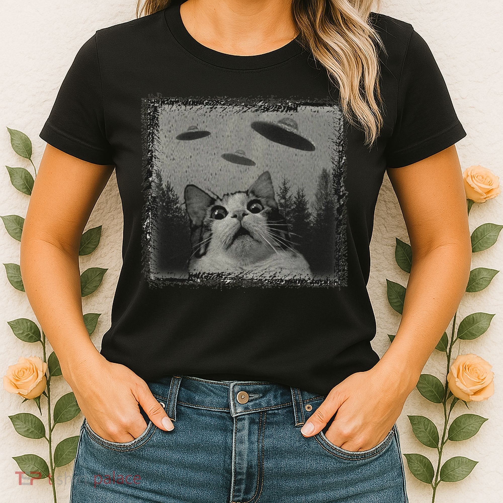 Cat And UFOs Funny Cat Lover Funny Cute Cat Meme Women's T-Shirt
