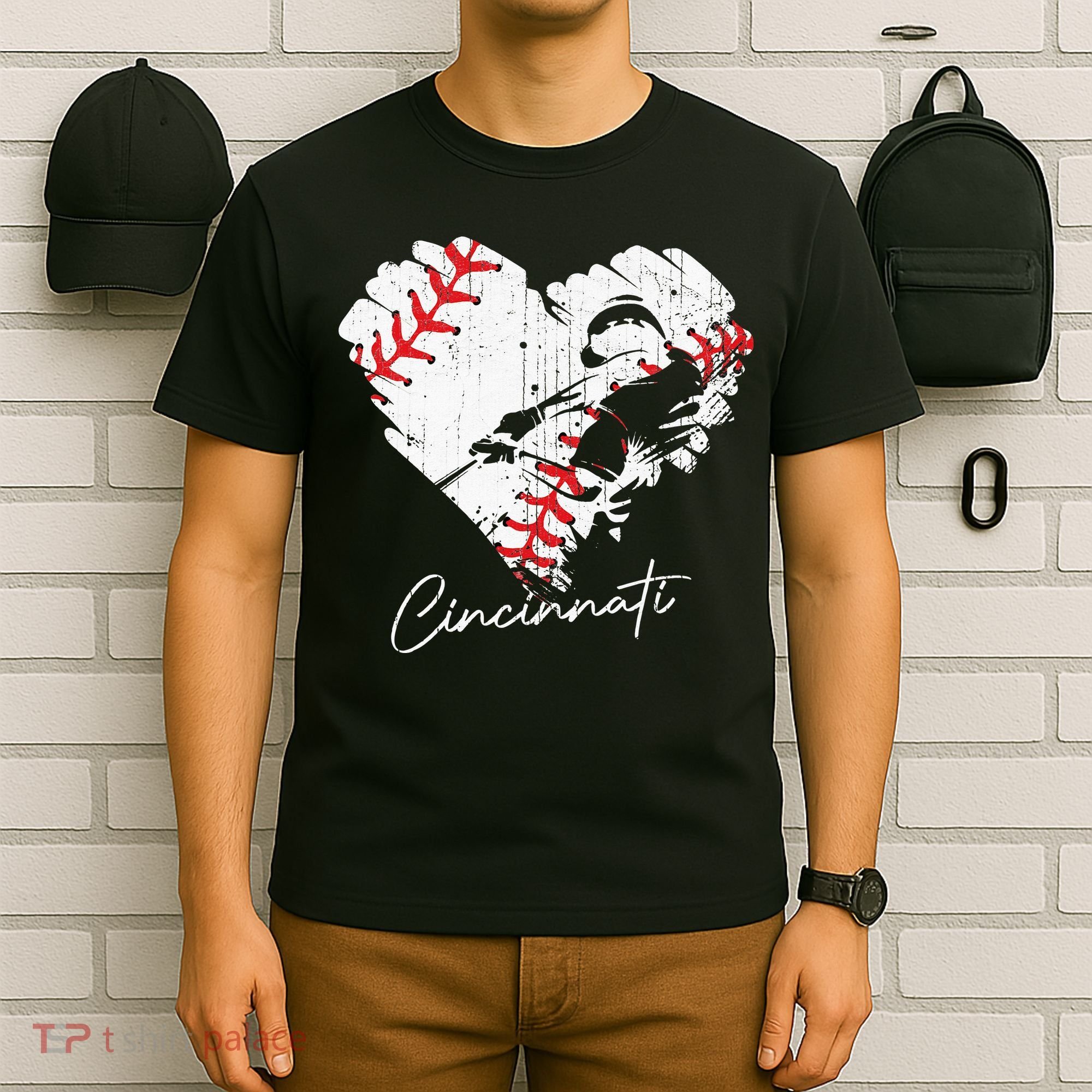 Cincinnati Baseball Heart Distressed Vintage Baseball Fans T-Shirt