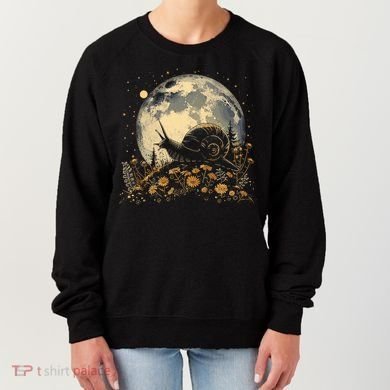 Cottage Core Aesthetic Snail Moon Flowers  Women's Sweatshirt