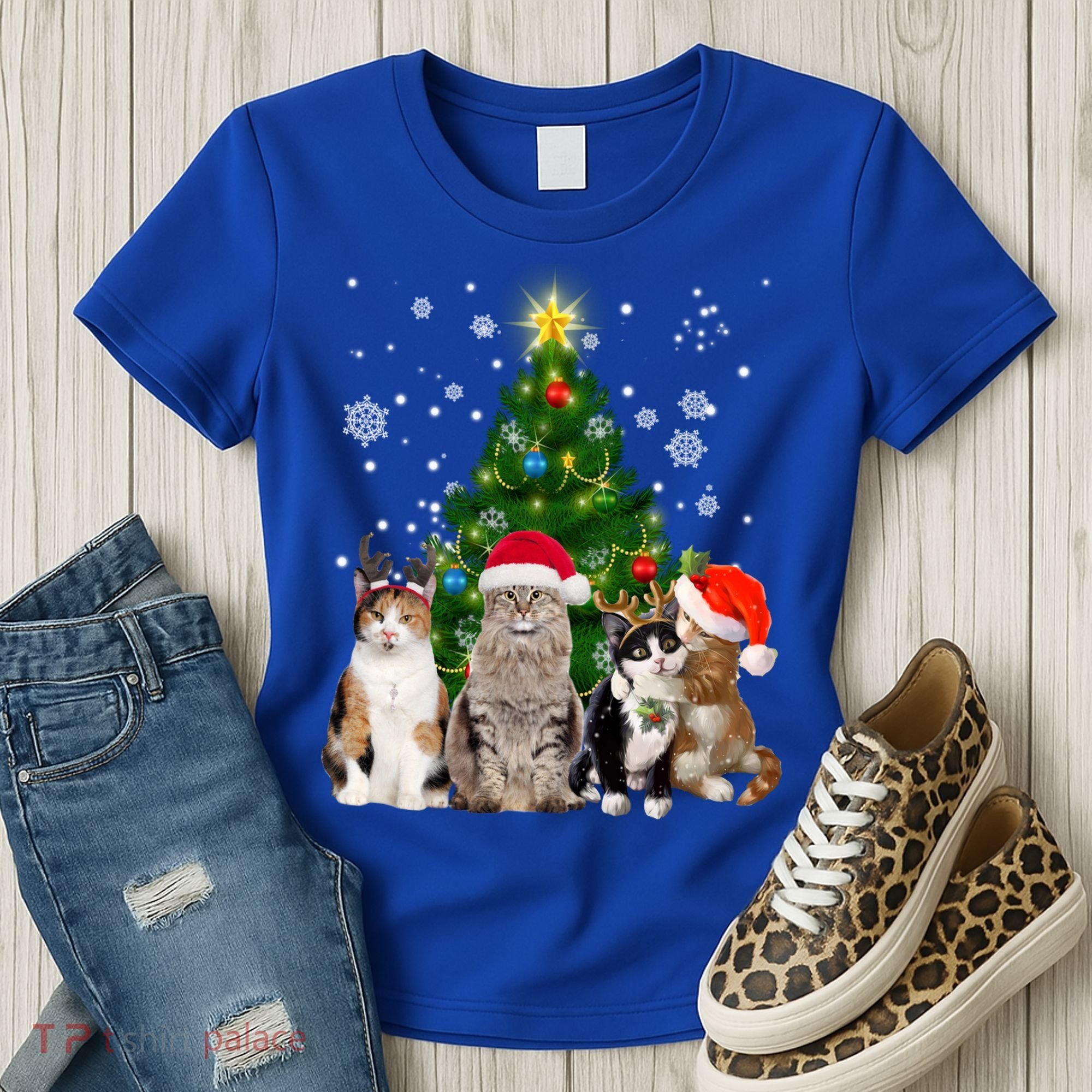 Cute Cat Christmas Tree Cat Lover Xmas Cat Mom Gift Women's T-Shirt