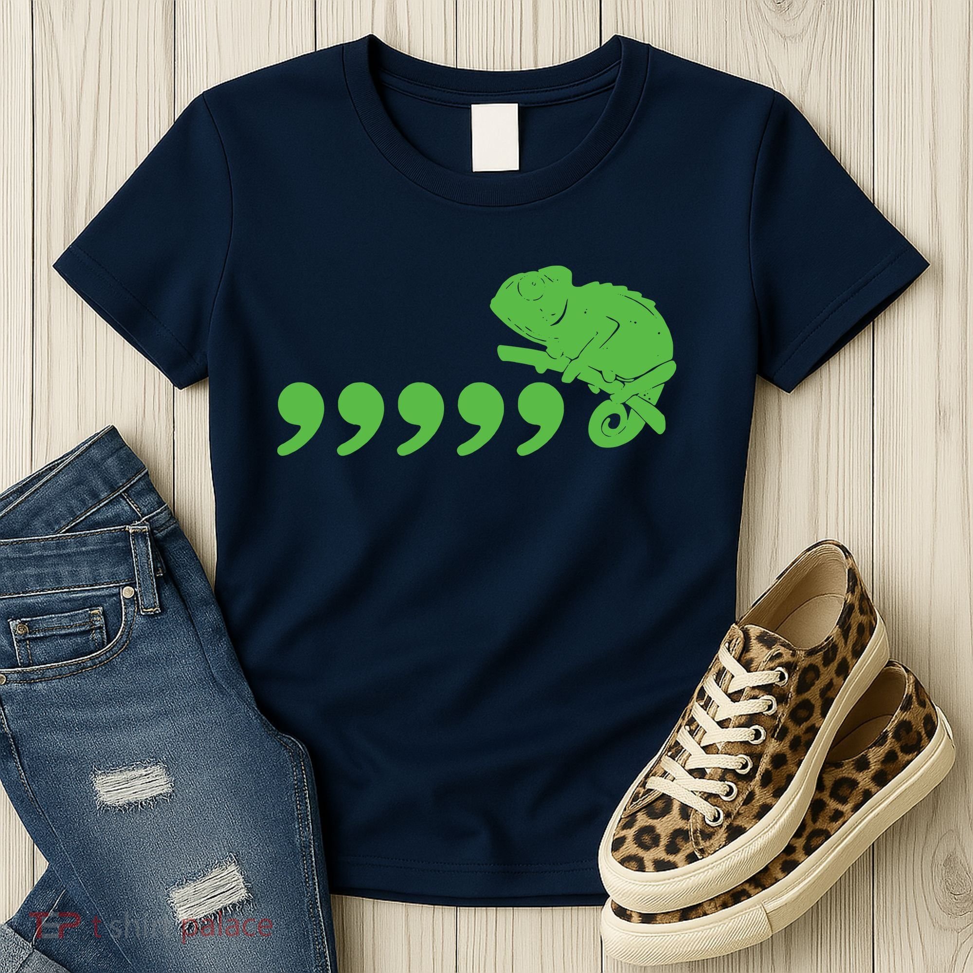 Comma Chameleon Funny Women's T-Shirt