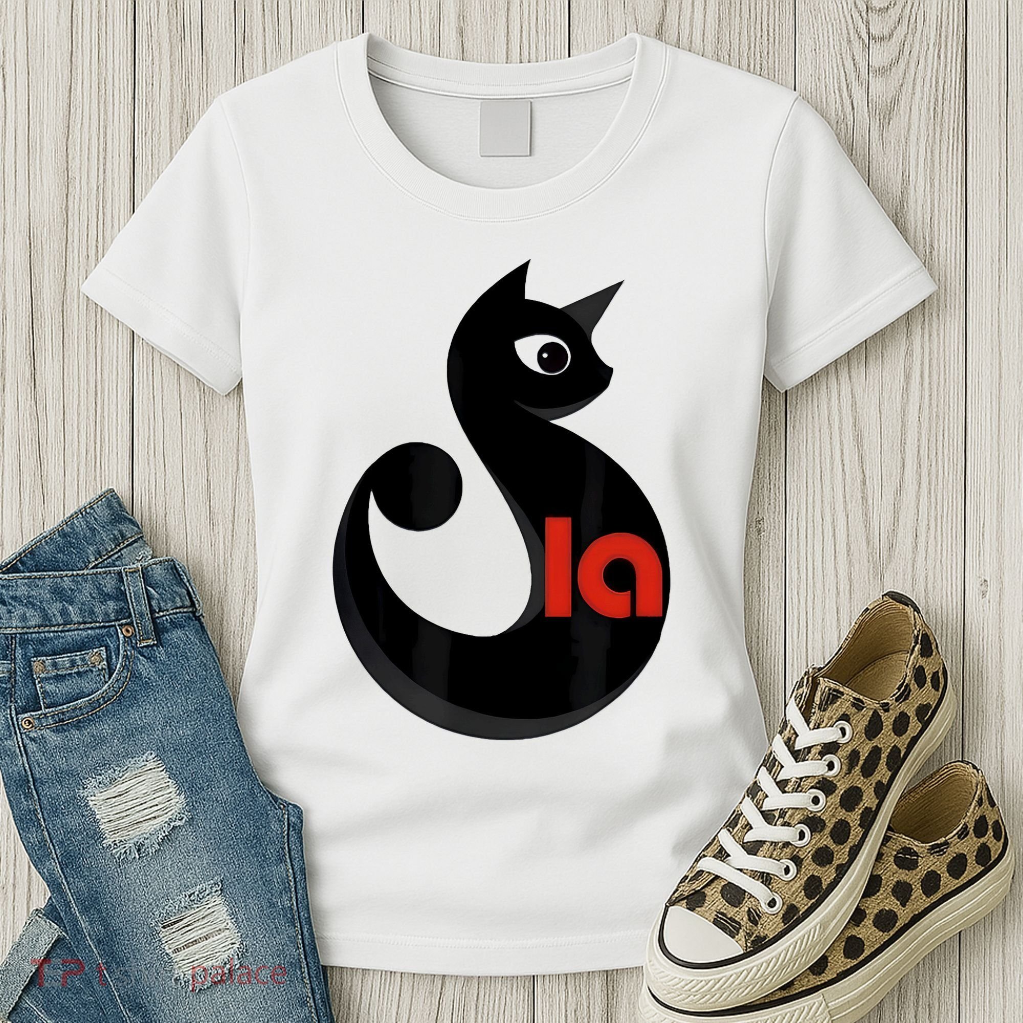 Cat  Comma La Women's T-Shirt