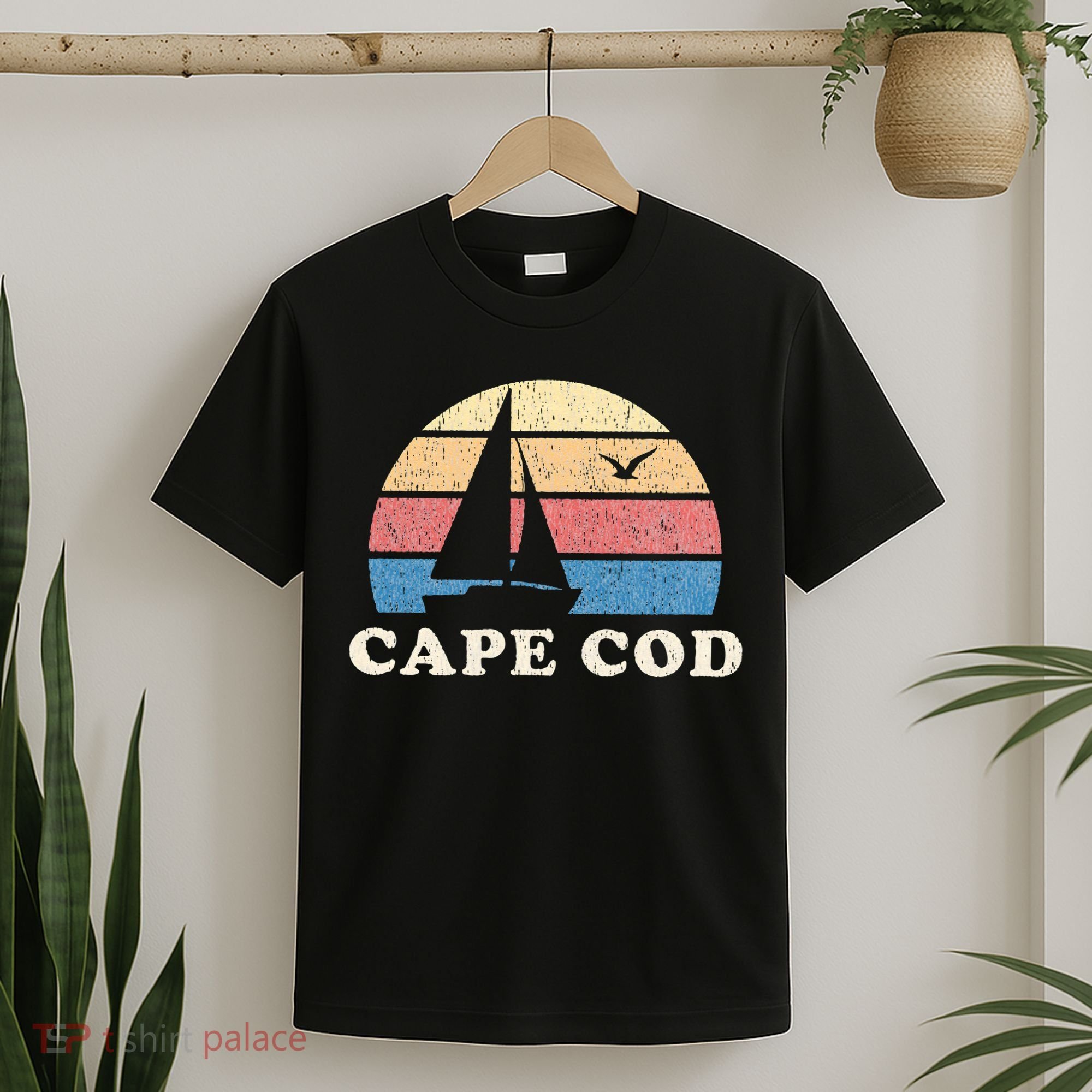 Cape Cod MA Vintage Sailboat 70s Throwback Sunset T-Shirt