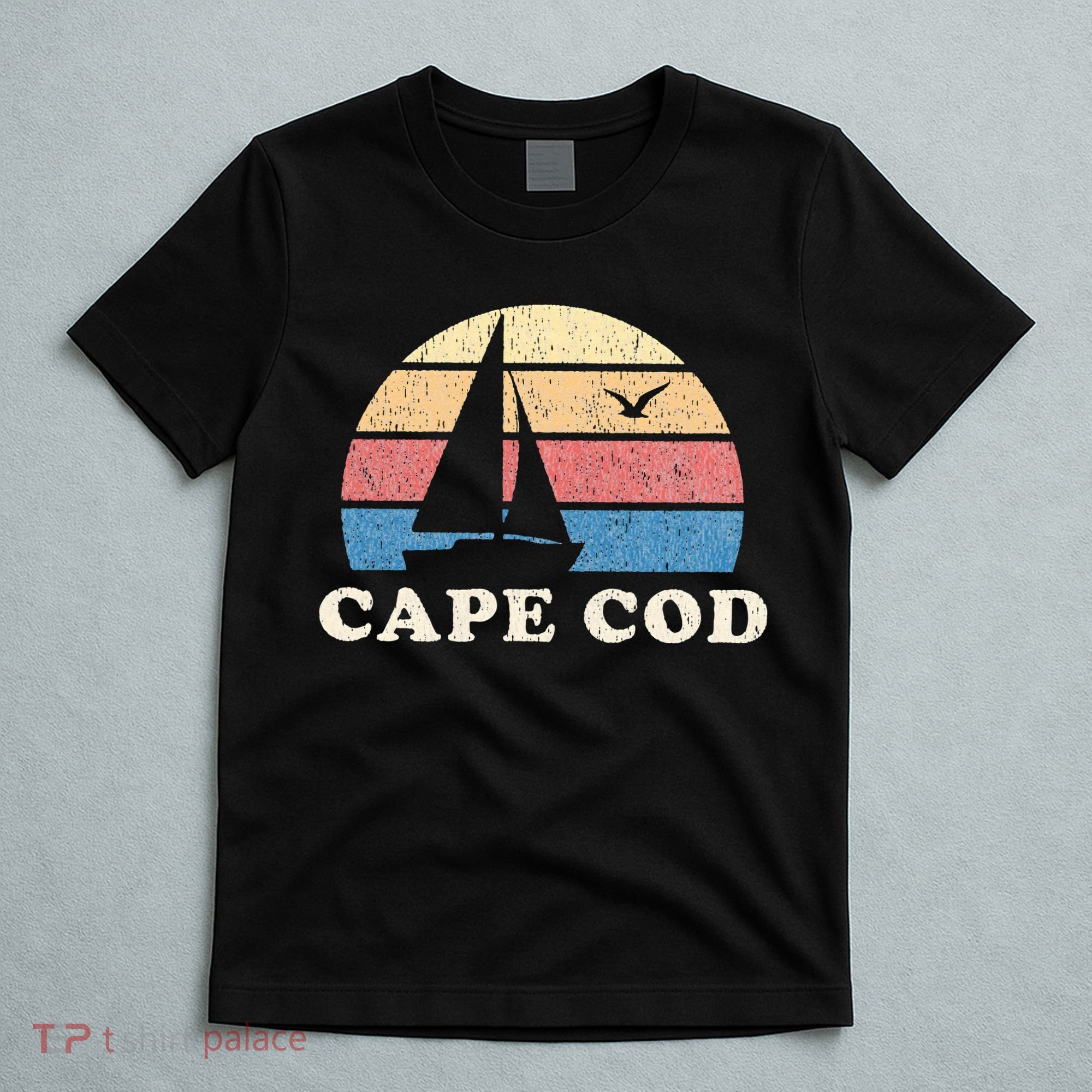 Cape Cod MA Vintage Sailboat 70s Throwback Sunset T-Shirt