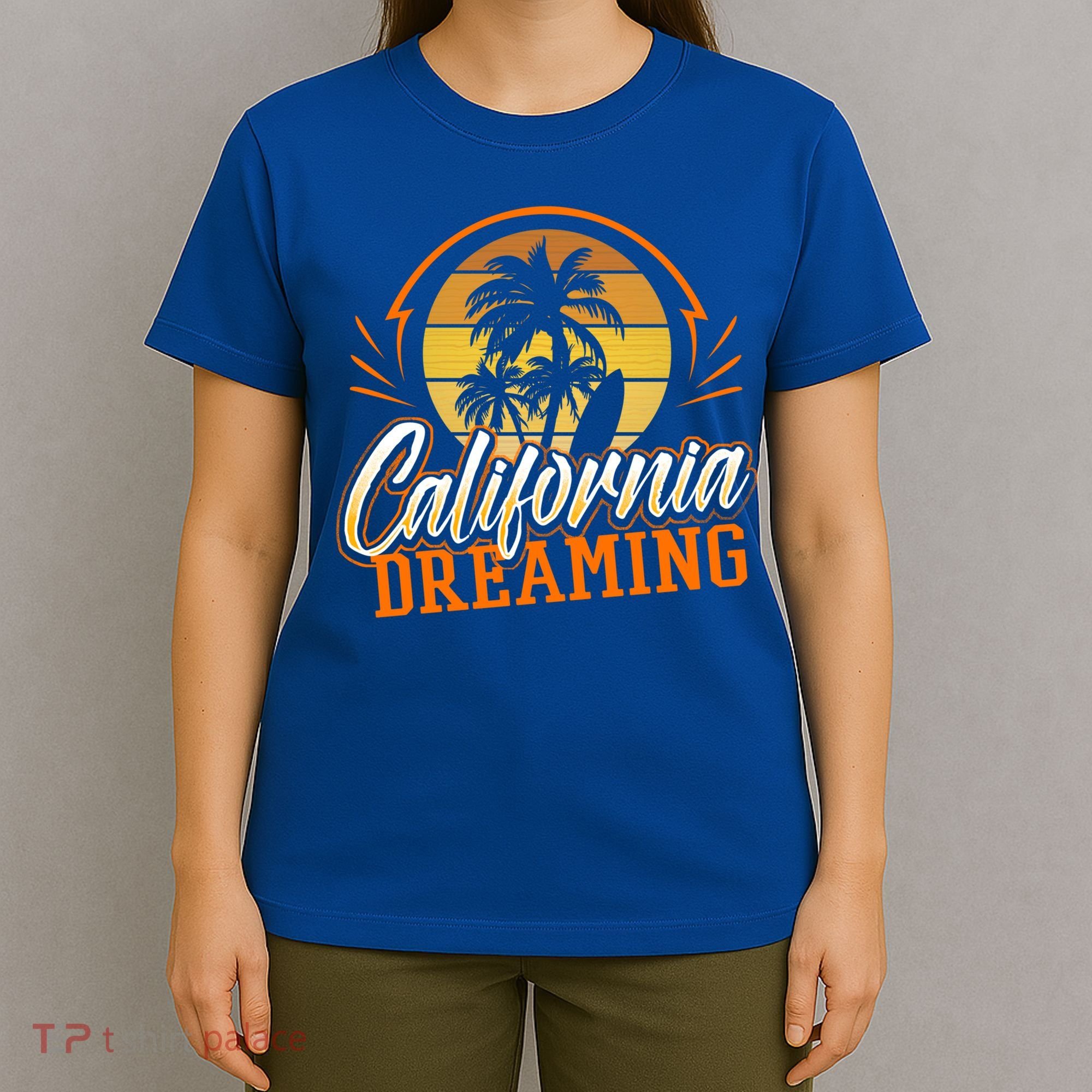 California Dreaming Vintage Retro 70's Skyline Surf Gift Funny Gift T-Shirt