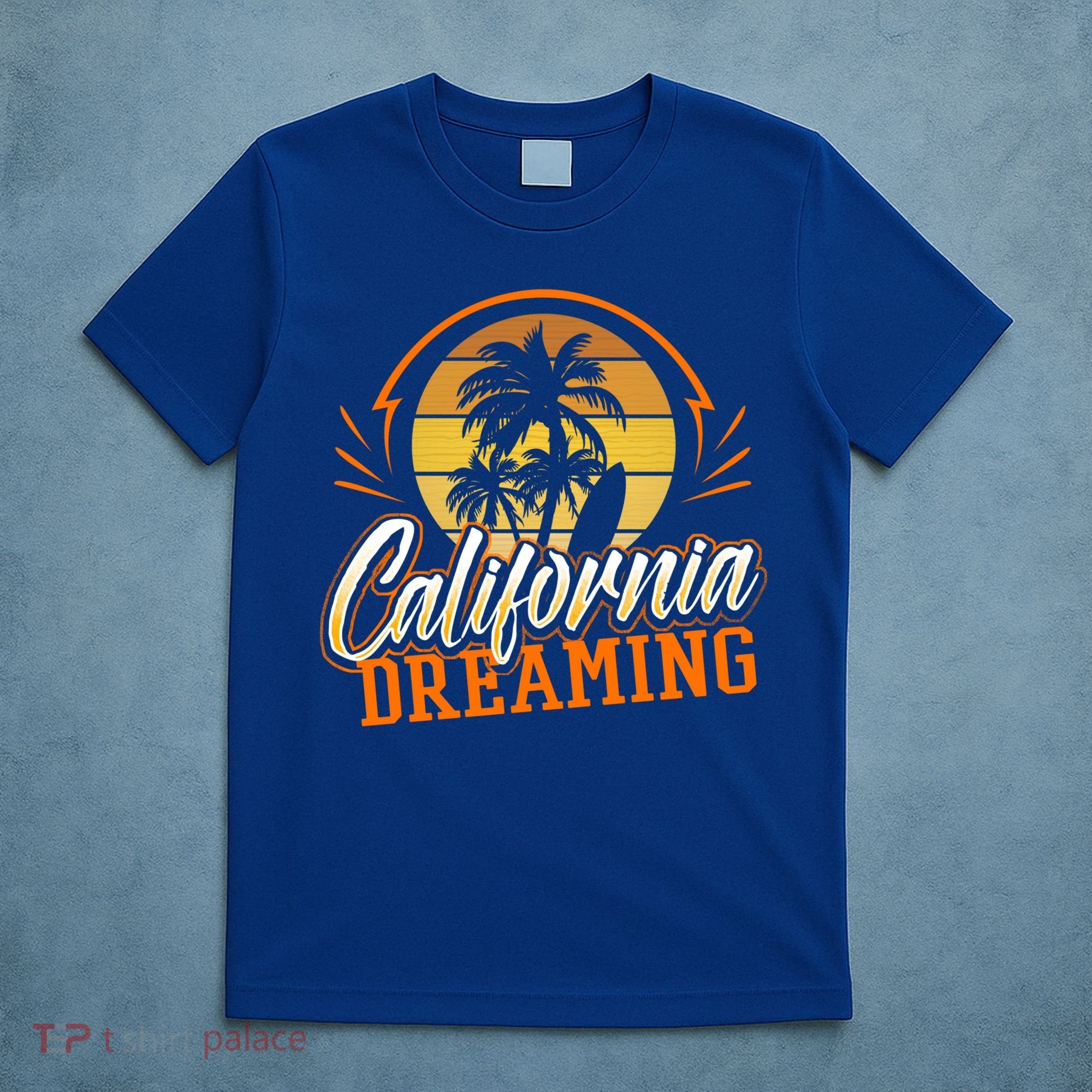 California Dreaming Vintage Retro 70's Skyline Surf Gift Funny Gift T-Shirt
