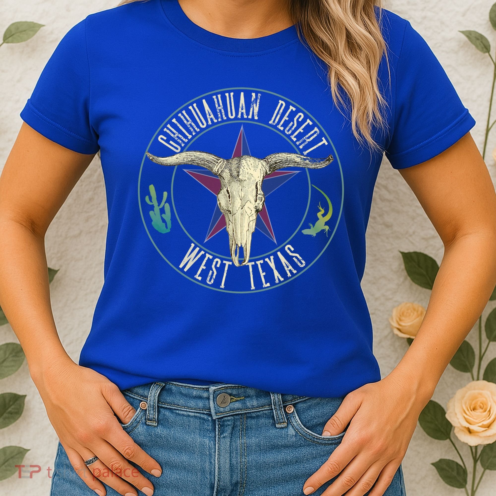 Chihuahuan Desert West Texas Cow Skull Lizard Cactus Star Gift Women's T-Shirt