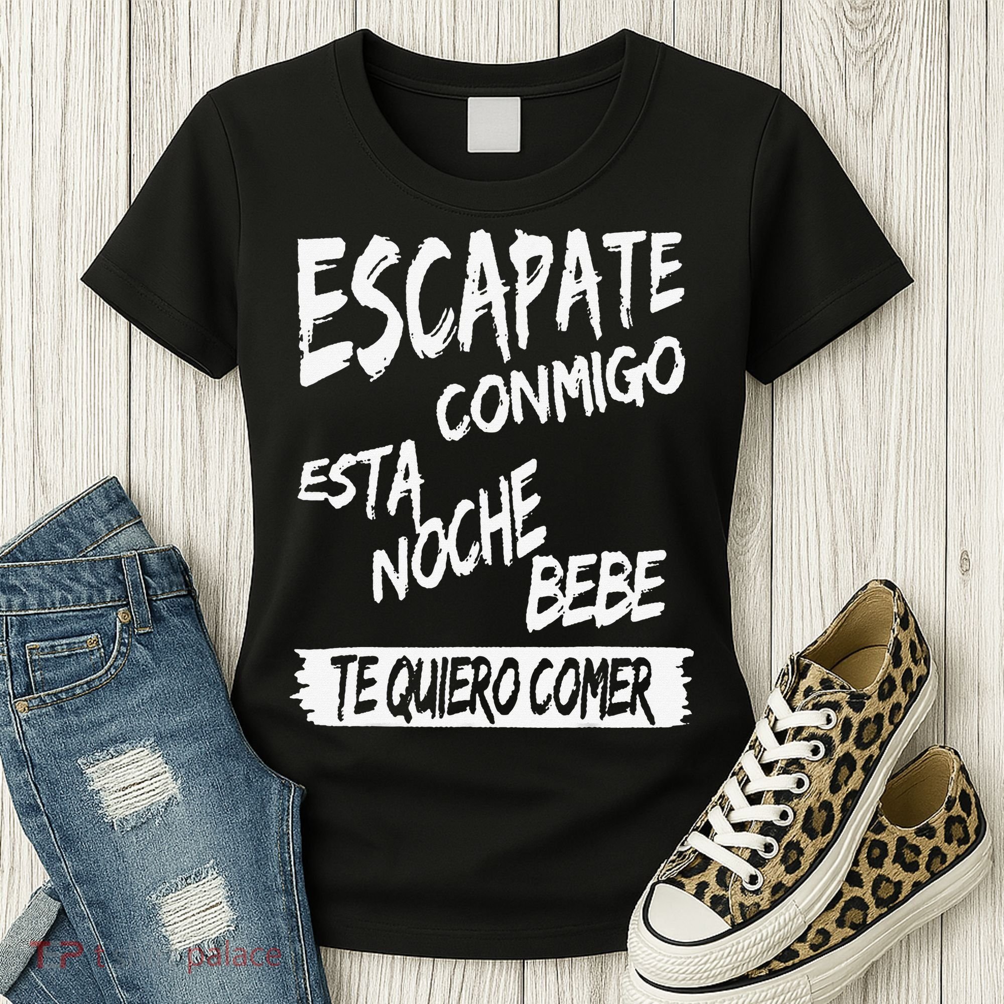 Cool Escapate Conmigo Esta Noche Bebe Women's T-Shirt