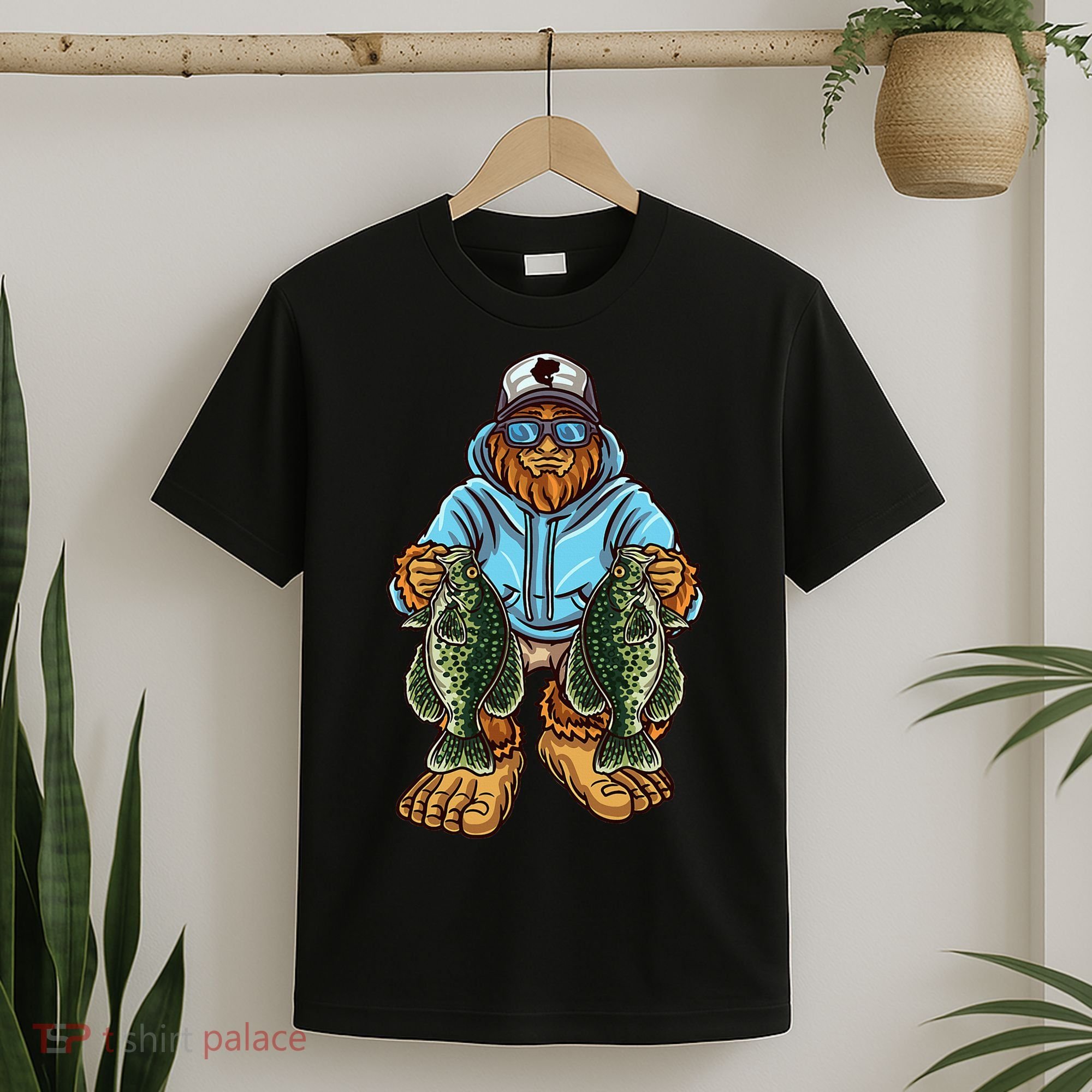 Crappie Fishing Bigfoot Panfishing Fishermen T-Shirt