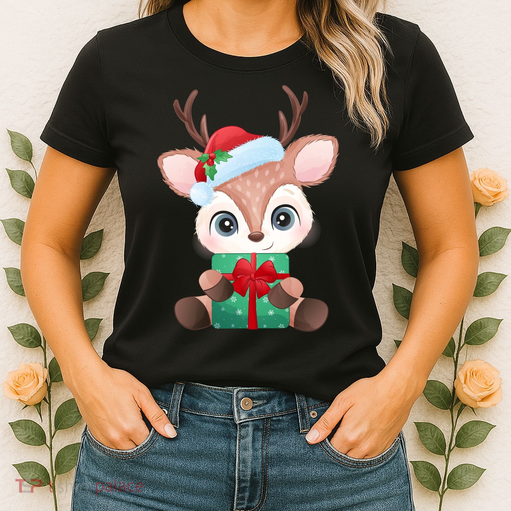 Cute Festive Christmas Reindeer Present Women's T-Shirt