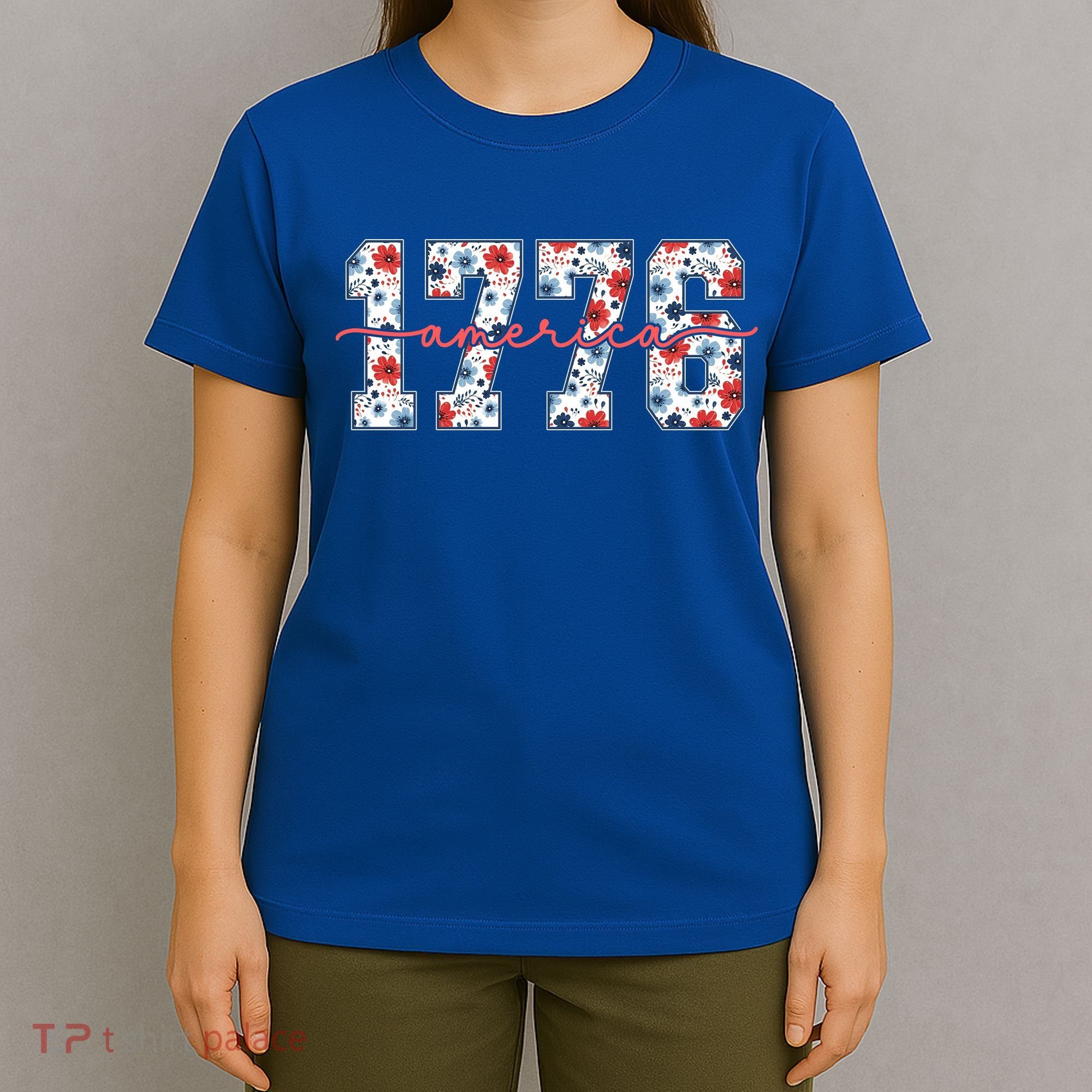 Cute Floral Flower Varsity Style 1776 America USA  T-Shirt