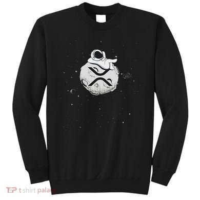 Cryptocurrency Fun Relaxing Space Man On Xrp Crypto Moon Sweatshirt