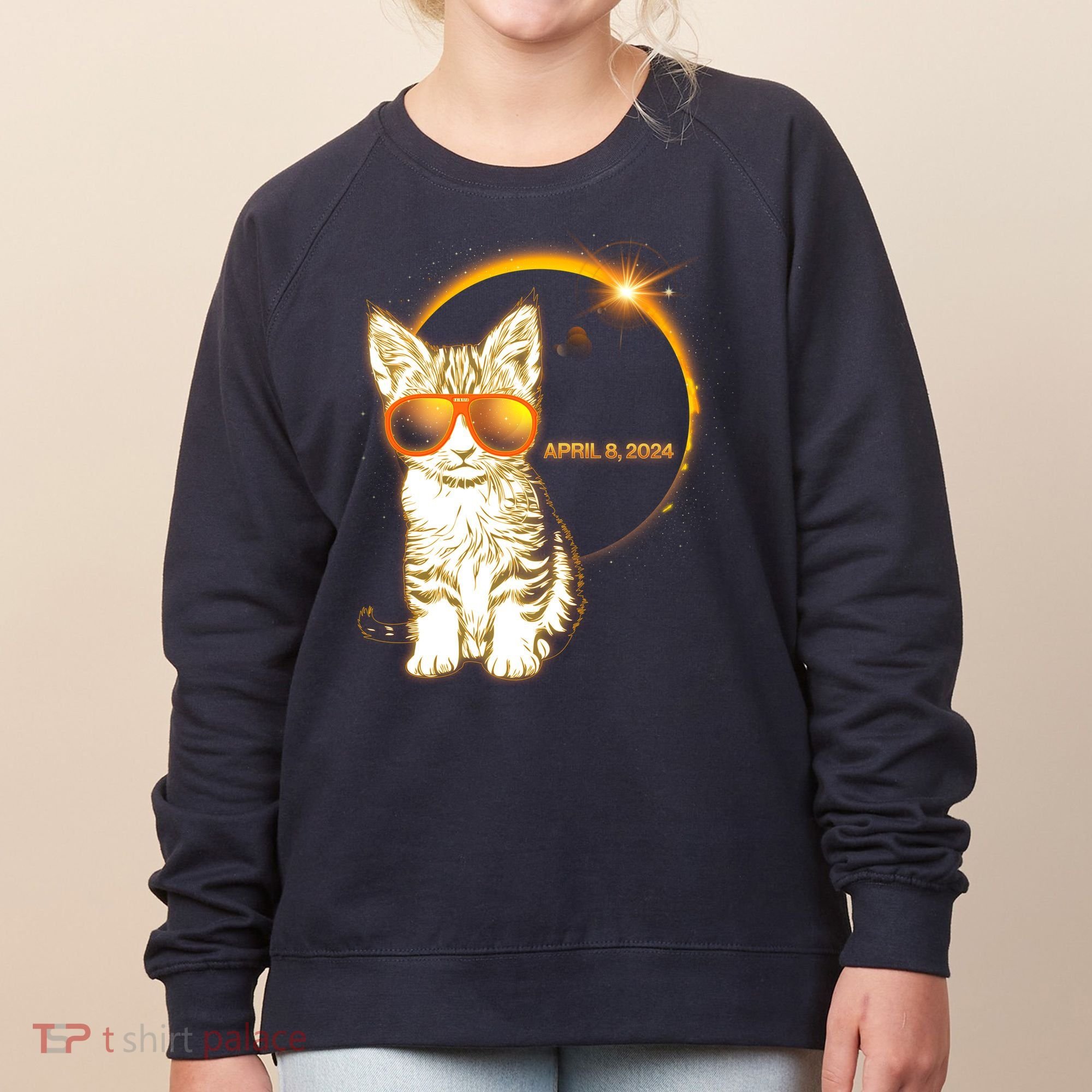 Cool Funny Total Solar Eclipse April 8 2024 Sunglasses Cat Kitten Women's Sweatshirt