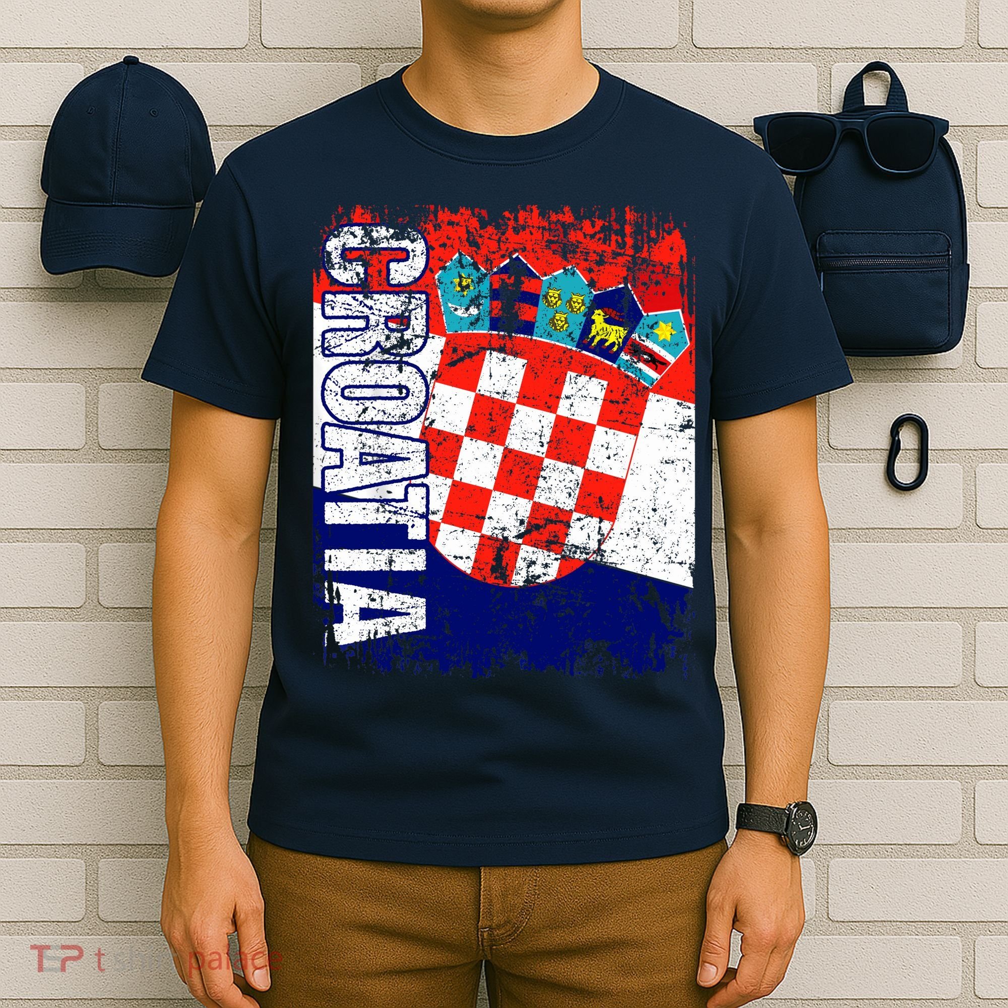 CROATIA Flag Vintage Distressed CROATIA T-Shirt
