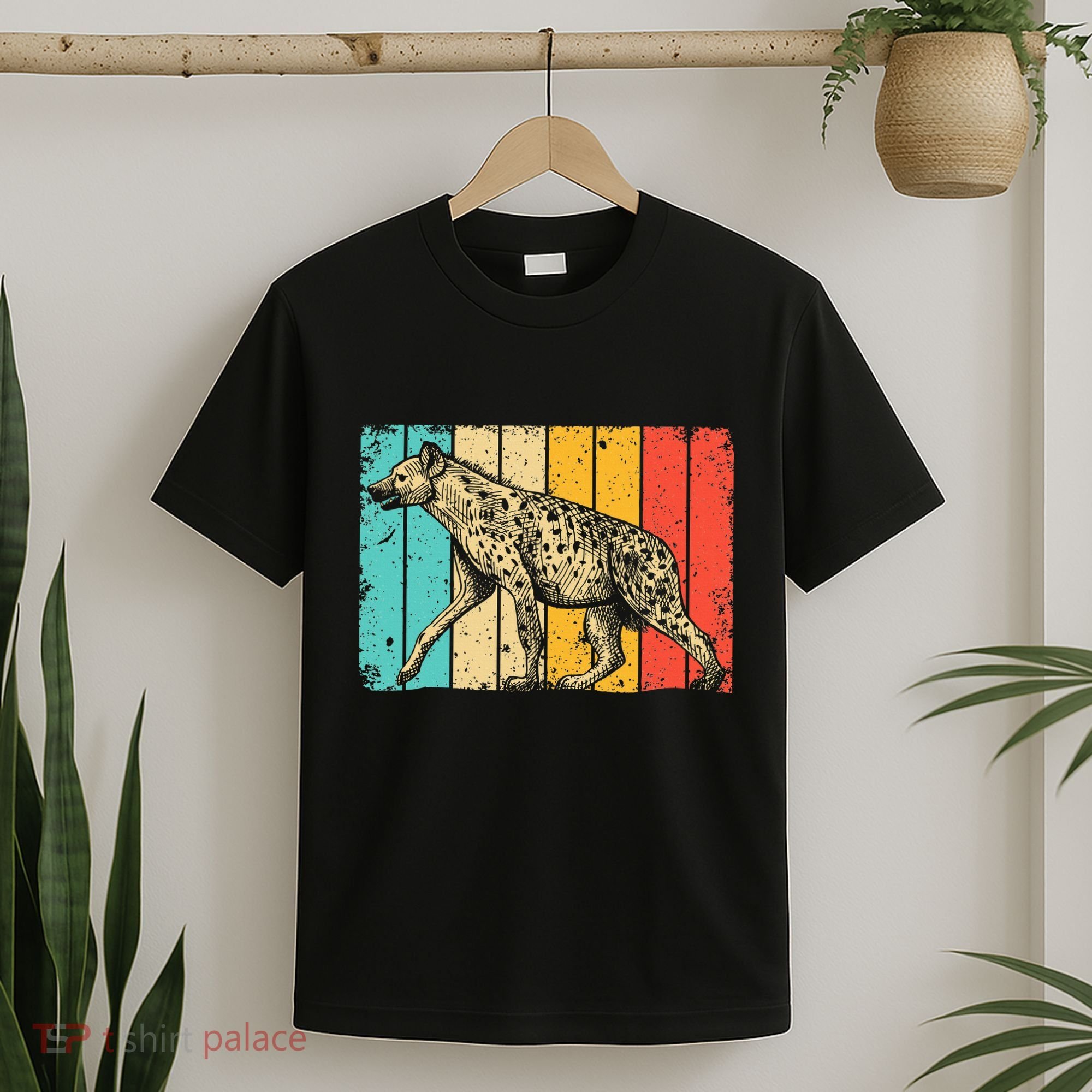 Cool Hyena Africa Animal Zookeeper Retro Hyena T-Shirt