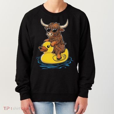 Cute Highland Cow Duck Pool Float Summer Vibes Swimming Women's Sweatshirt