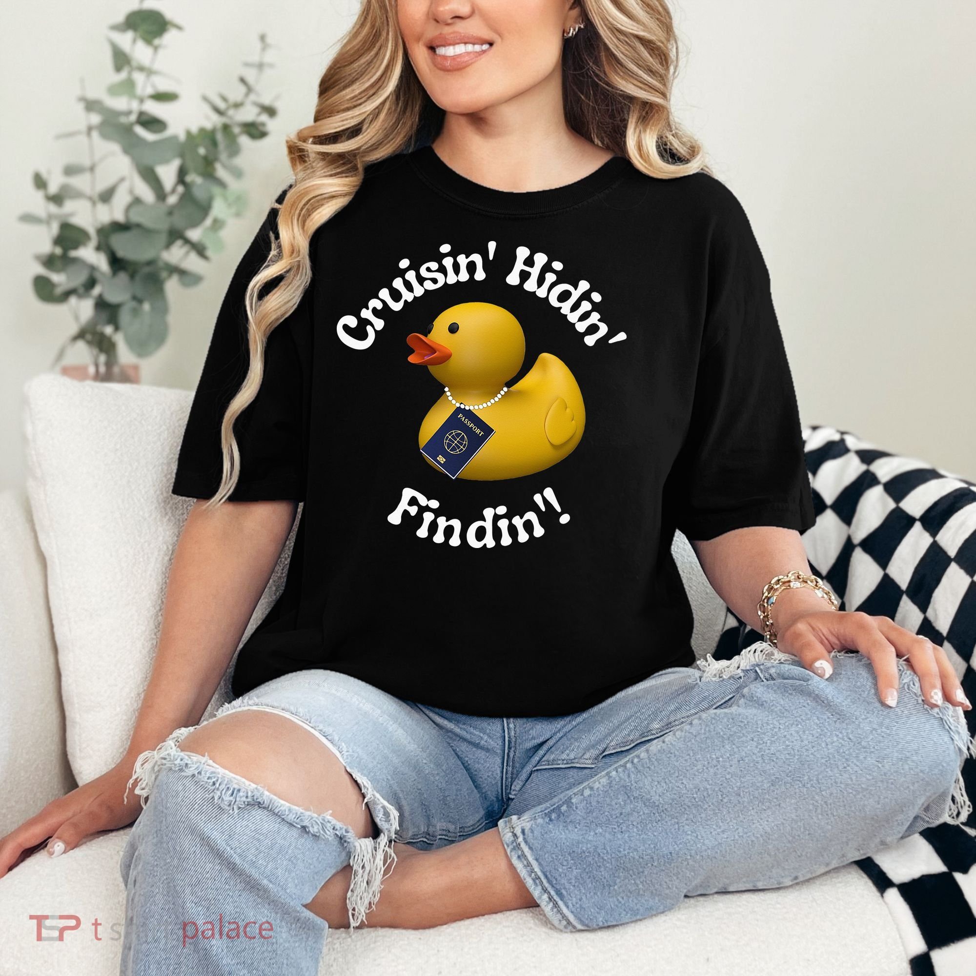 Cruising Hiding Finding Rubber Ducks Passport Hunt Hide Find Comfort Colors T-Shirt