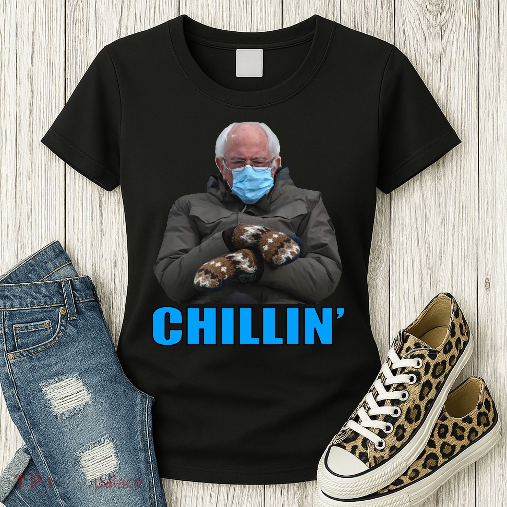 Chillin' Bernie Sanders Mittens Meme Sitting Women's T-Shirt