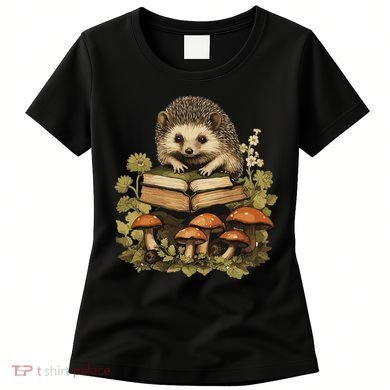 Cottagecore Hedgehog Reading Aesthetic Book Outfit Women's T-Shirt