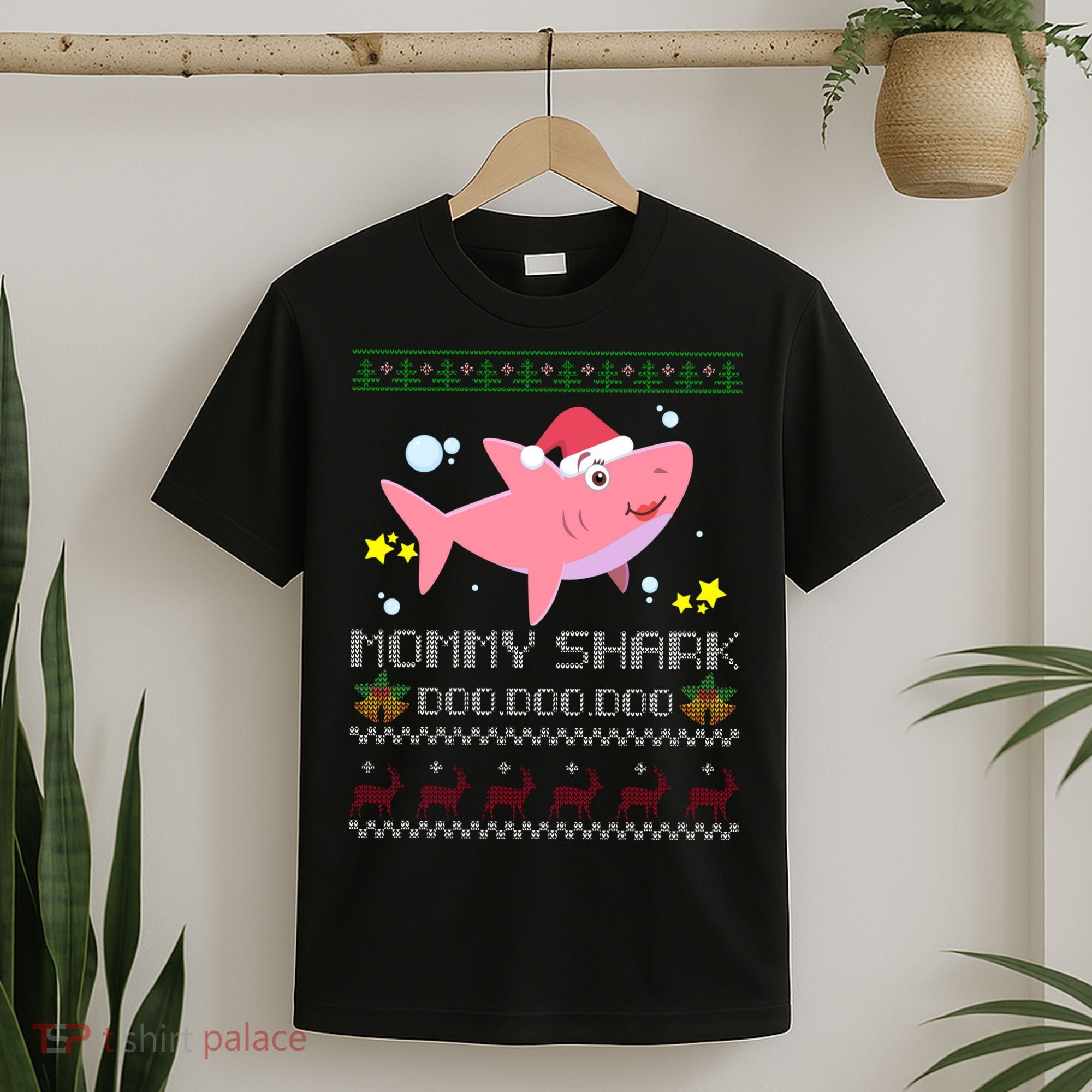 Christmas Mommy Shark T-Shirt