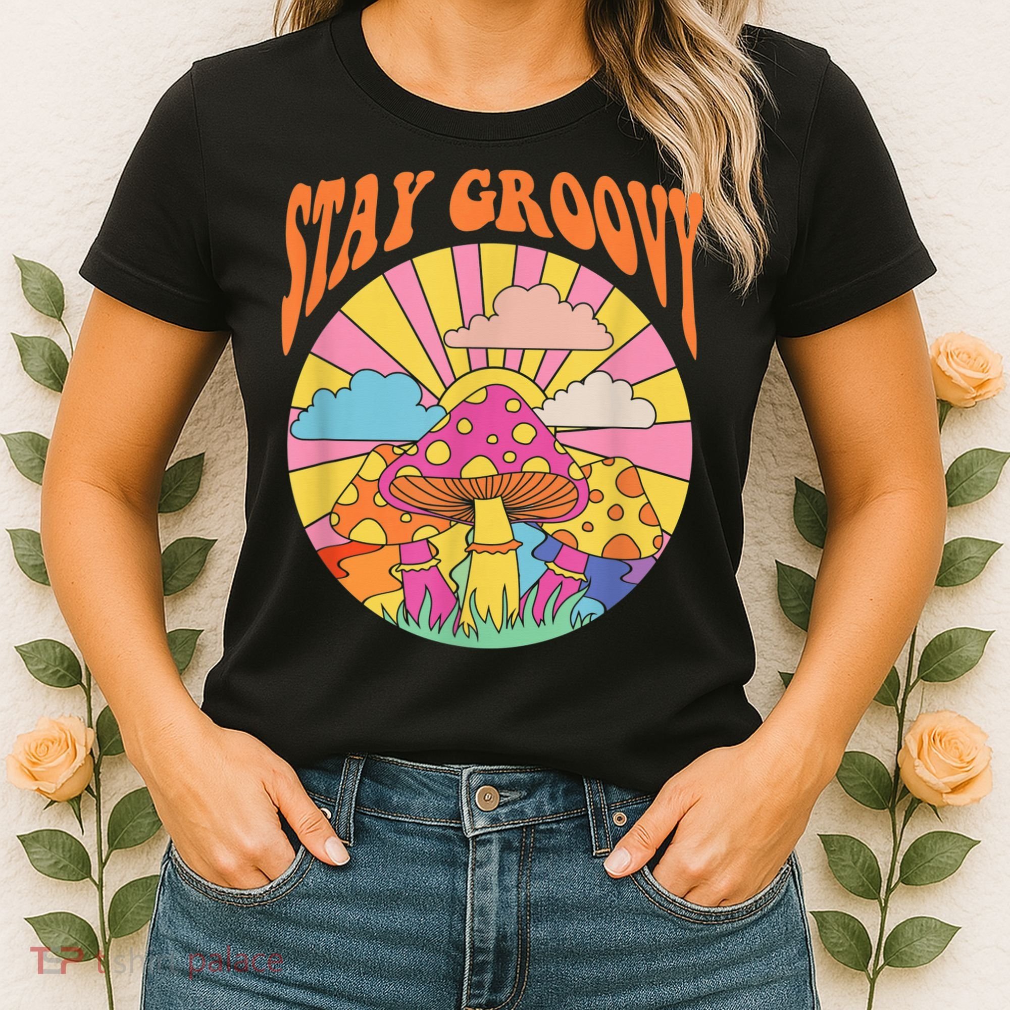 Cute Indie Aesthetic Mushroom Stay Groovy Retro 70s Hippie Women's T-Shirt