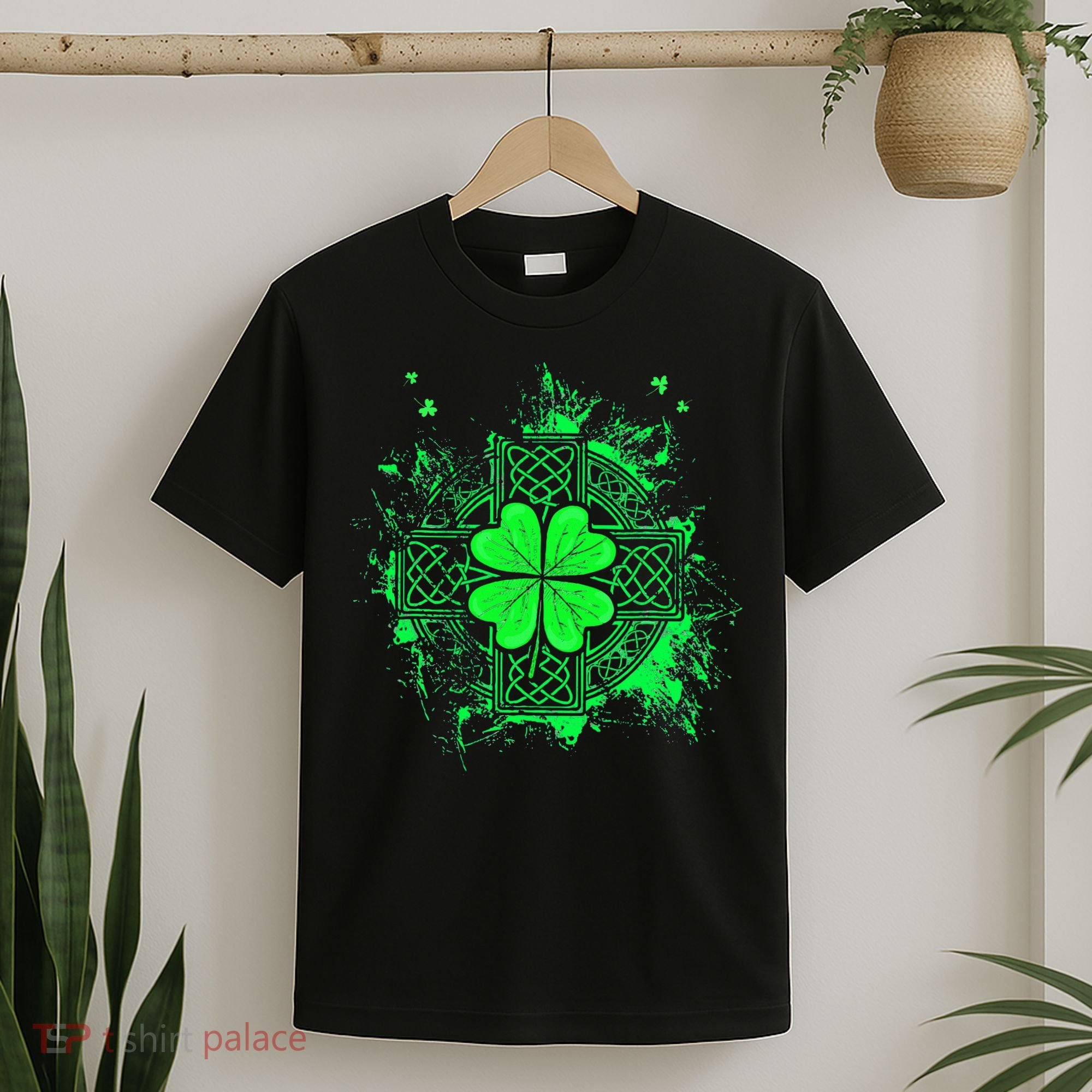 Celtic Knot Irish Shamrock Three Leaf Clover St Patricks Day T-Shirt