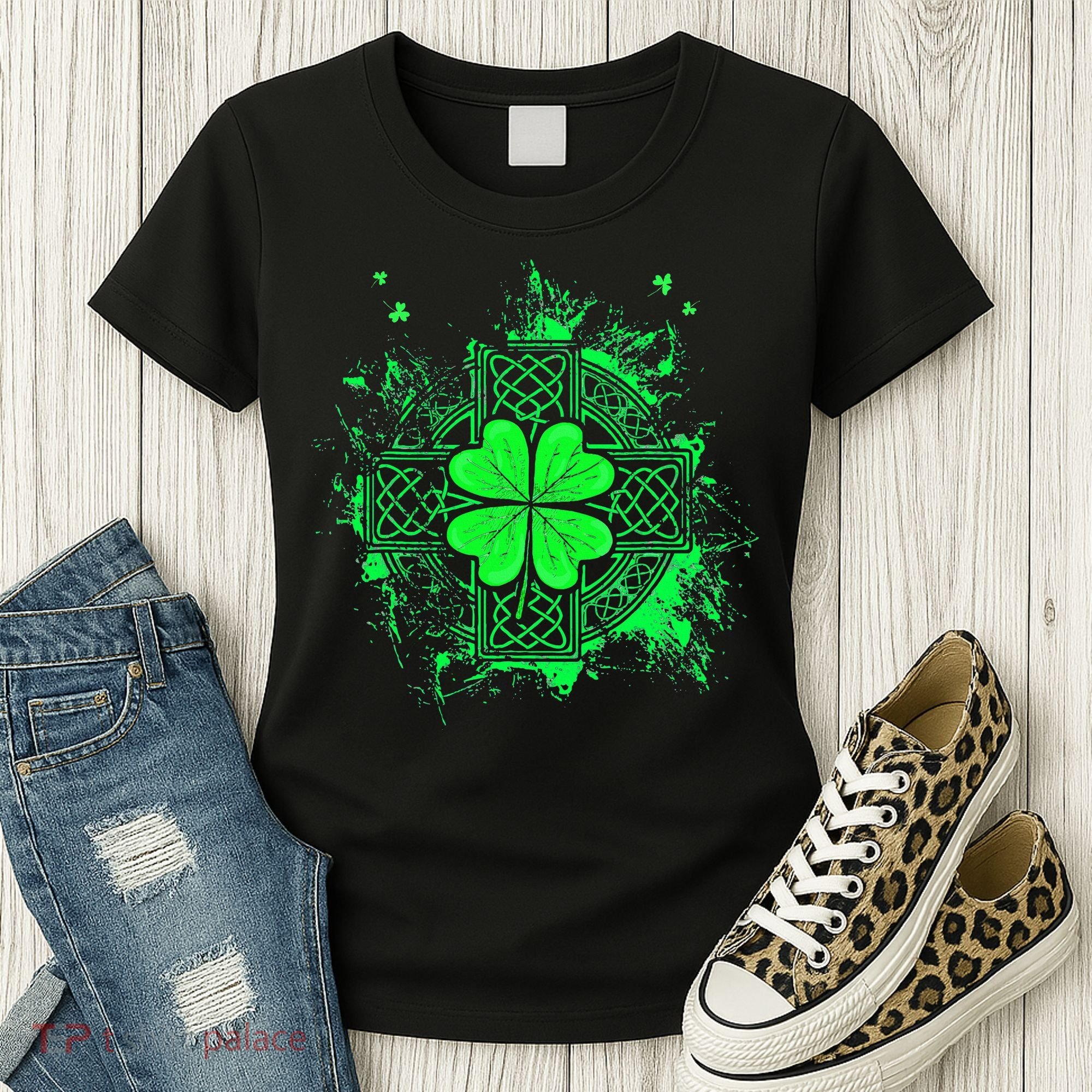 Celtic Knot Irish Shamrock Three Leaf Clover St Patricks Day Women's T-Shirt