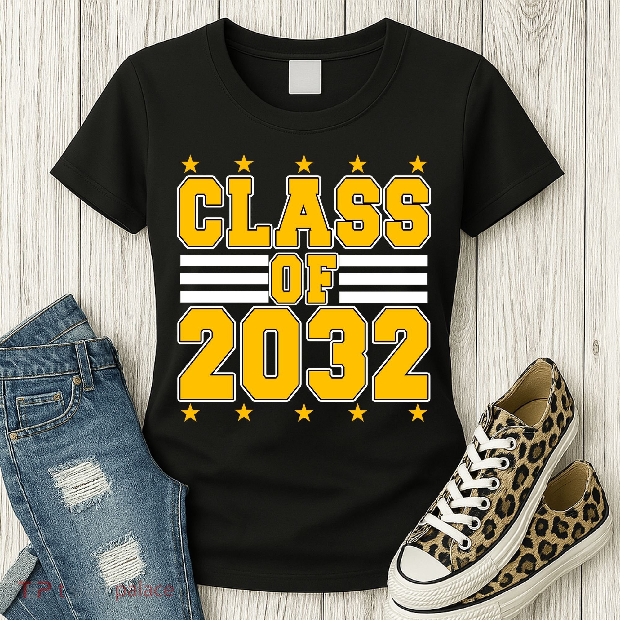 Class Of 2032 First Day Of Kindergarten Women's T-Shirt