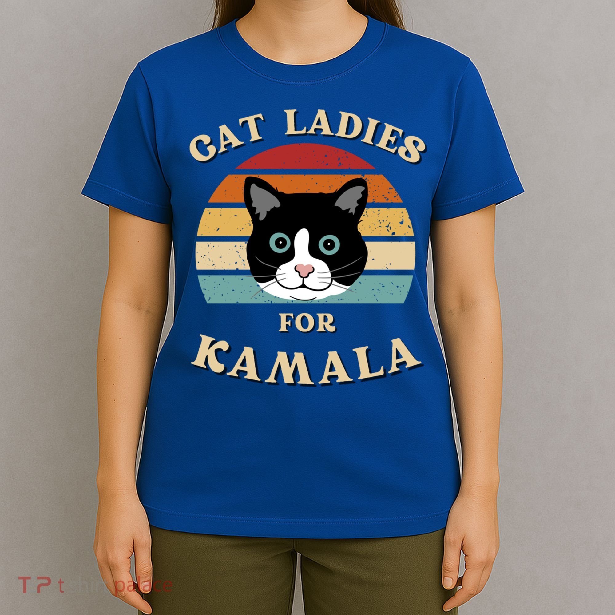 Cat Ladies For Kamala Harris Cool Gift T-Shirt