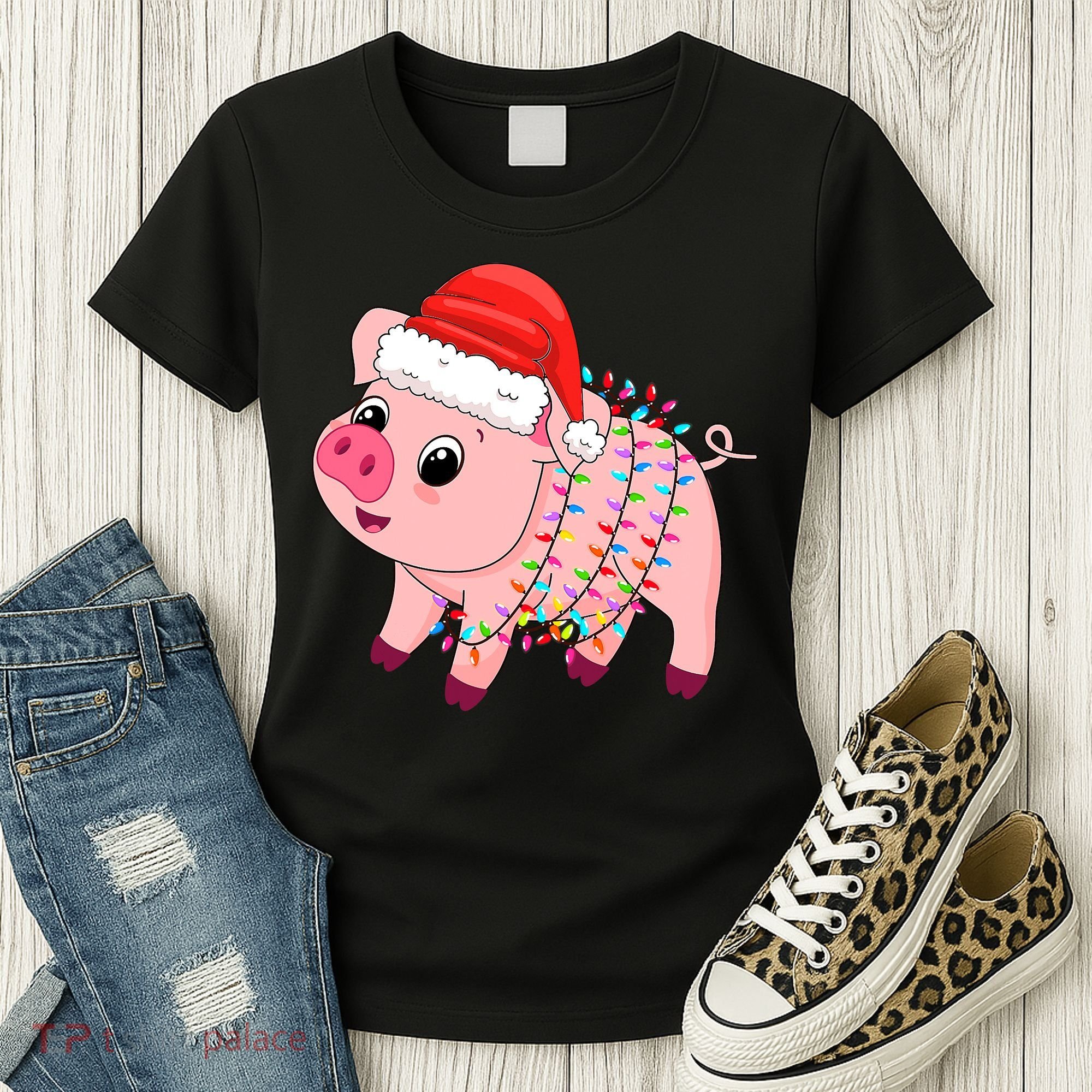 Christmas Lights Pig Wearing Xmas Hat - Pig Lover Farmer Women's T-Shirt