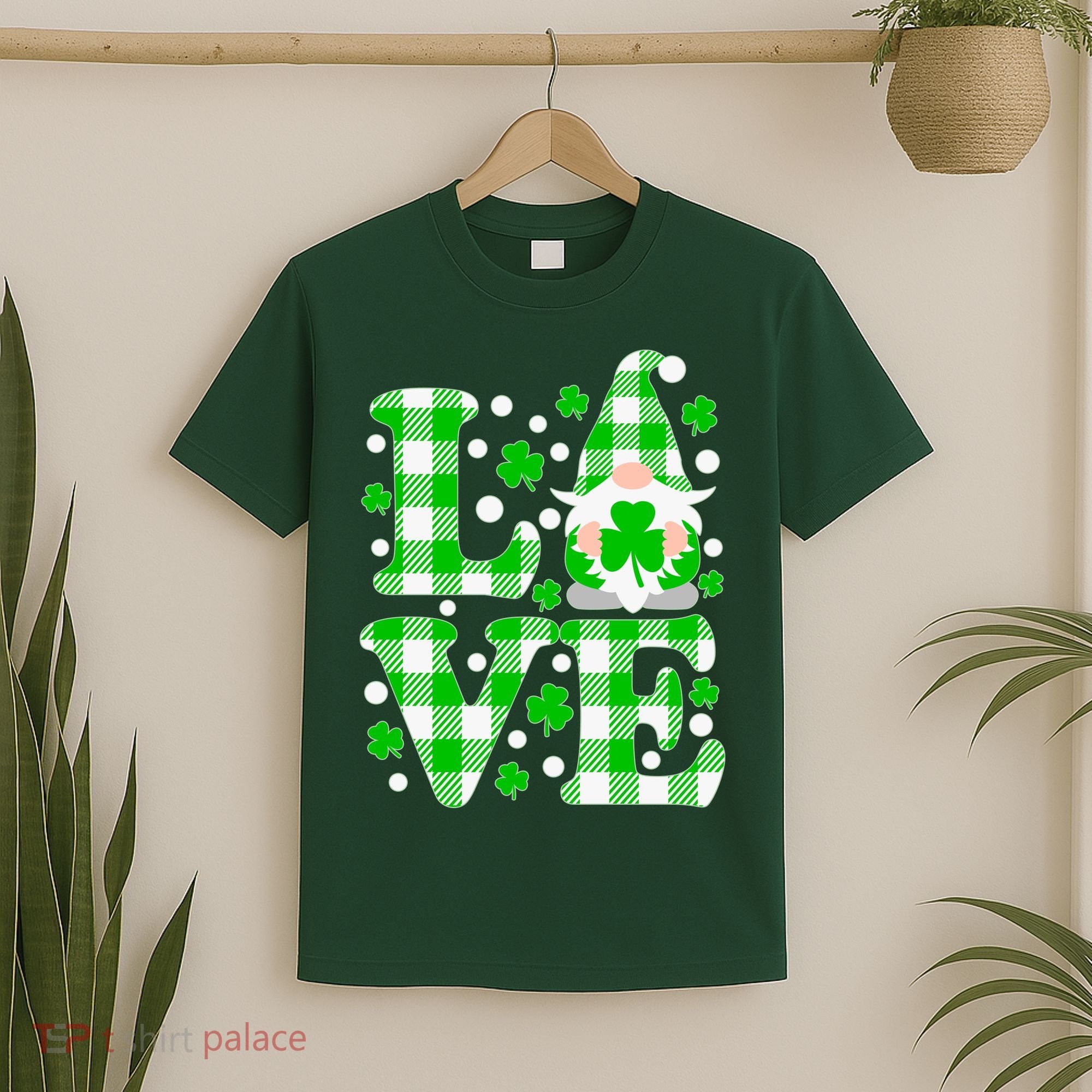 Cute Love St Patrick's Day Lucky Shamrock Gnome T-Shirt