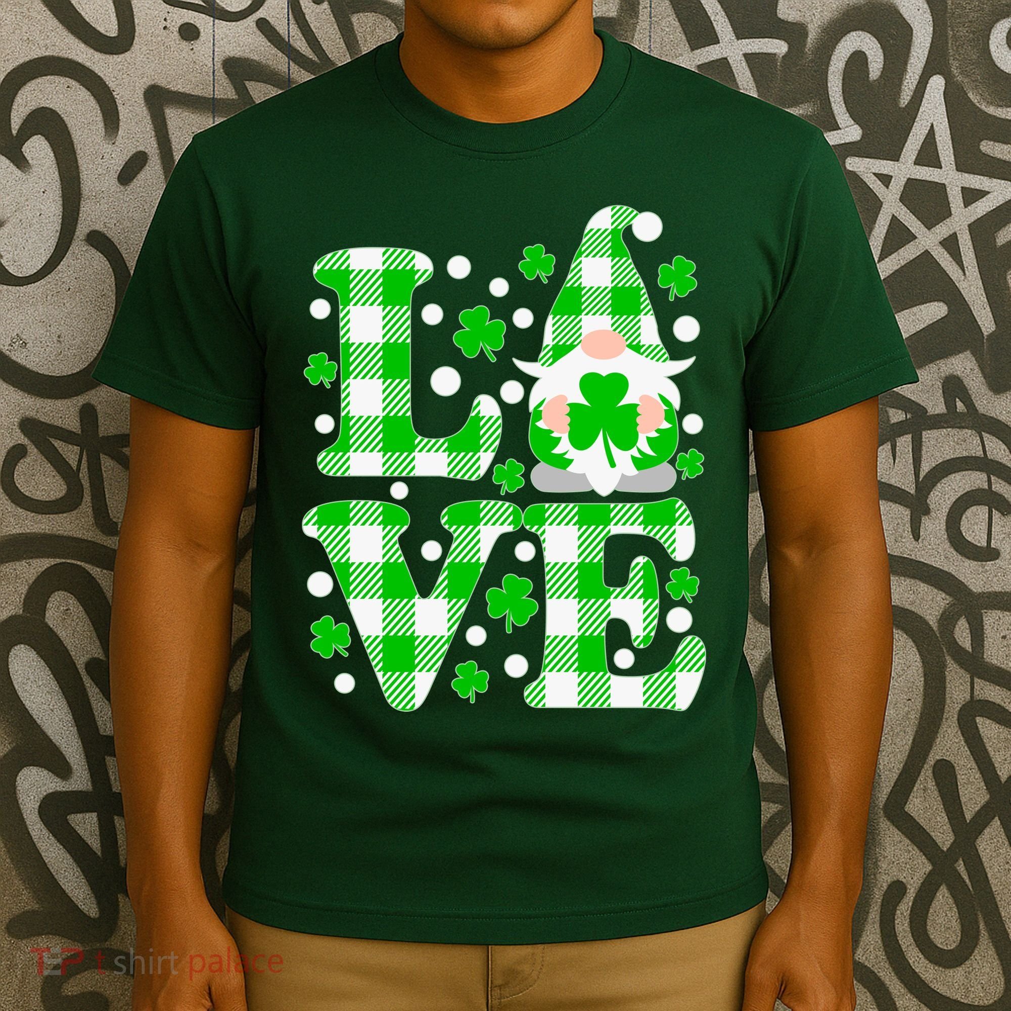 Cute Love St Patrick's Day Lucky Shamrock Gnome T-Shirt